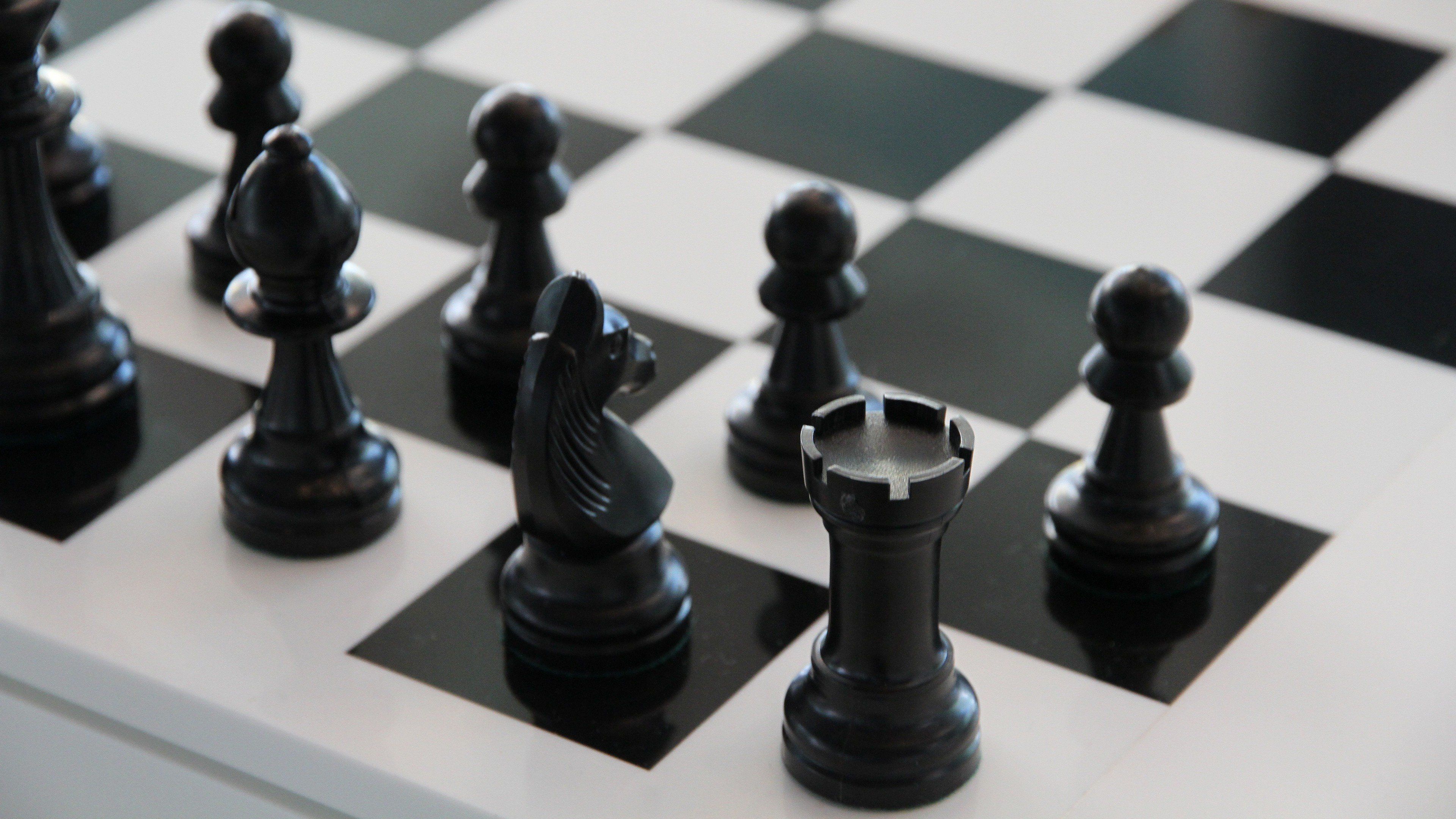 Chess 4K wallpaper for your desktop or mobile screen free and easy to download