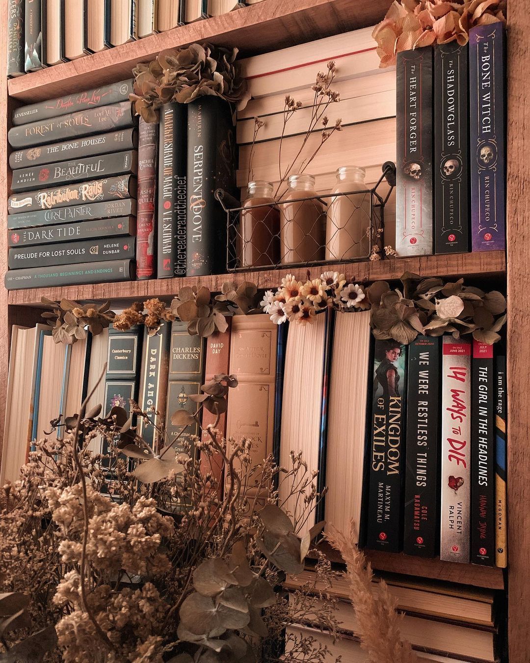Beautiful Bookshelf Decor. Books and Flowers. Cottagecore Vibes. Book Nerd Aesthetic. Bookworm. Book wallpaper, Library aesthetic, Book worms