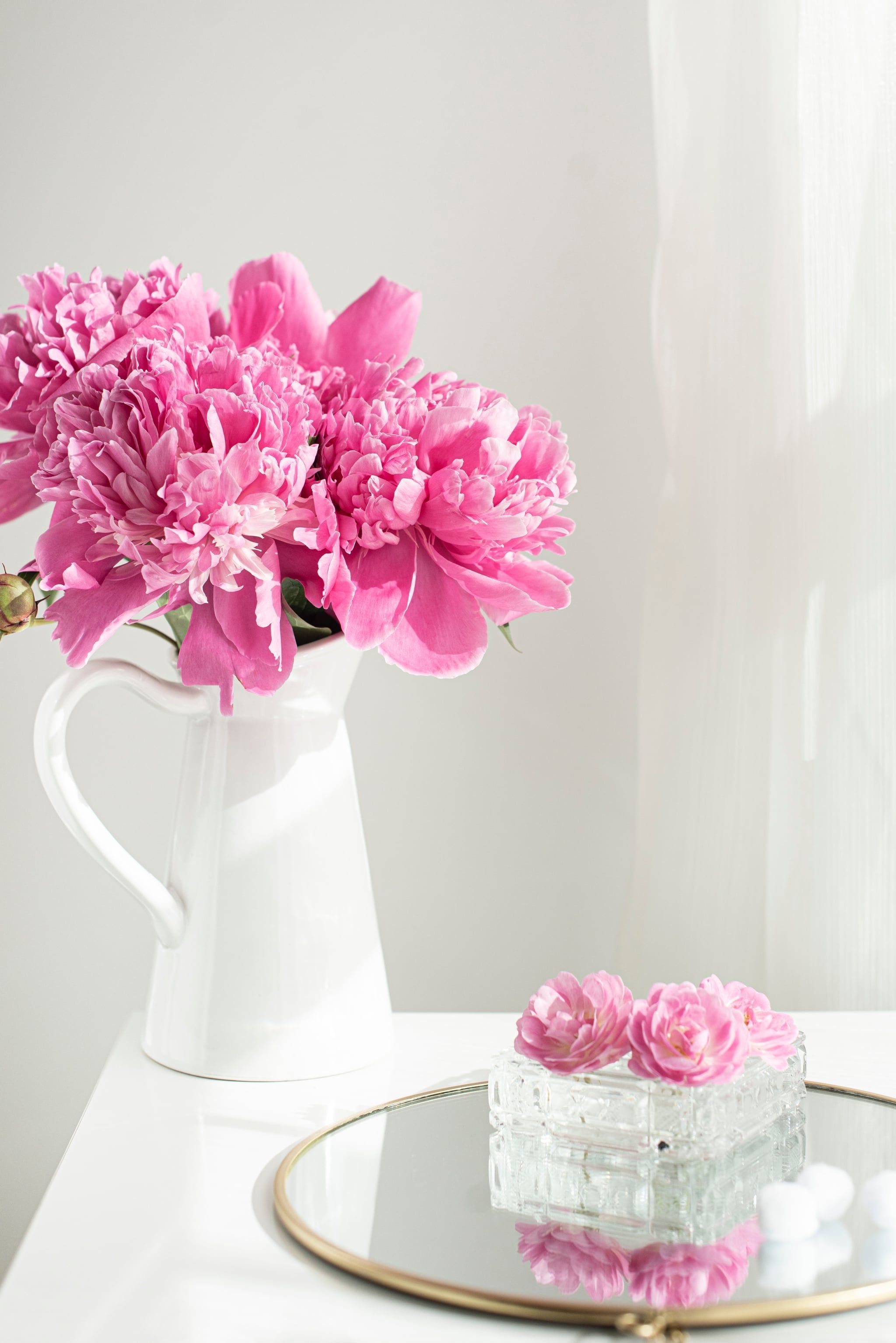 Valentine's Day Wallpaper: Pink Flowers. The Dreamiest iPhone Wallpaper For Valentine's Day That Fit Any Aesthetic