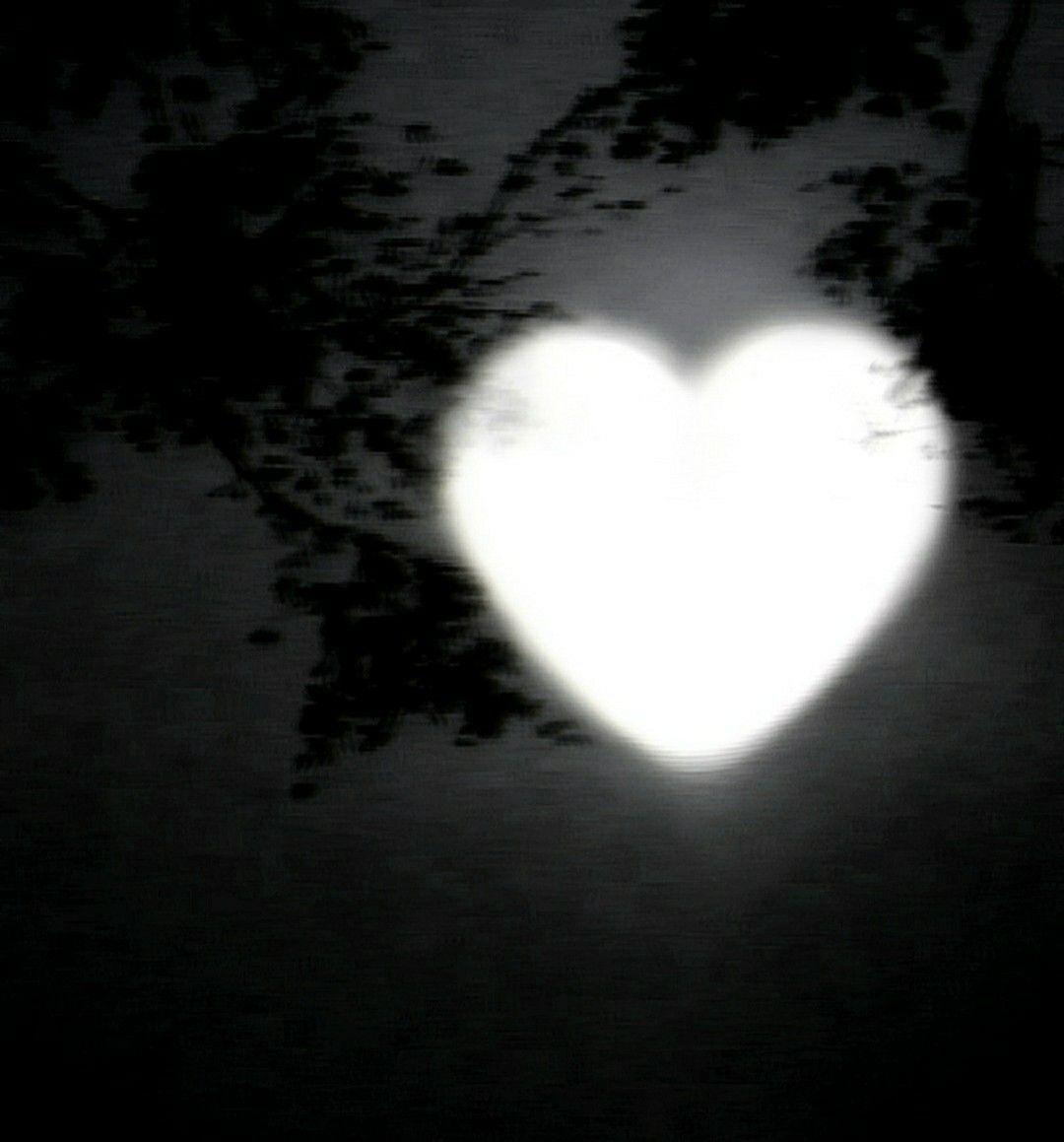 A heart shaped light in the dark - Lovecore