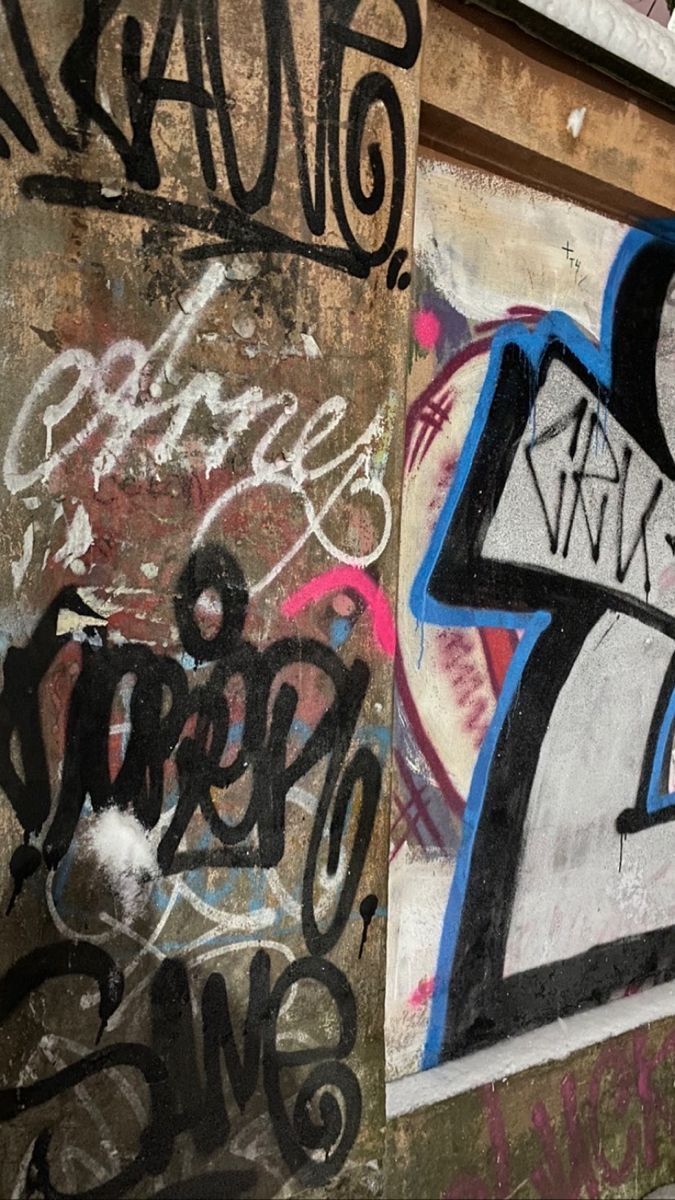 instagram #wallpaper #aesthetic #core #tagging #graffiti #art #street #underground. Уличные граффити, Стрит-арт, Граффити