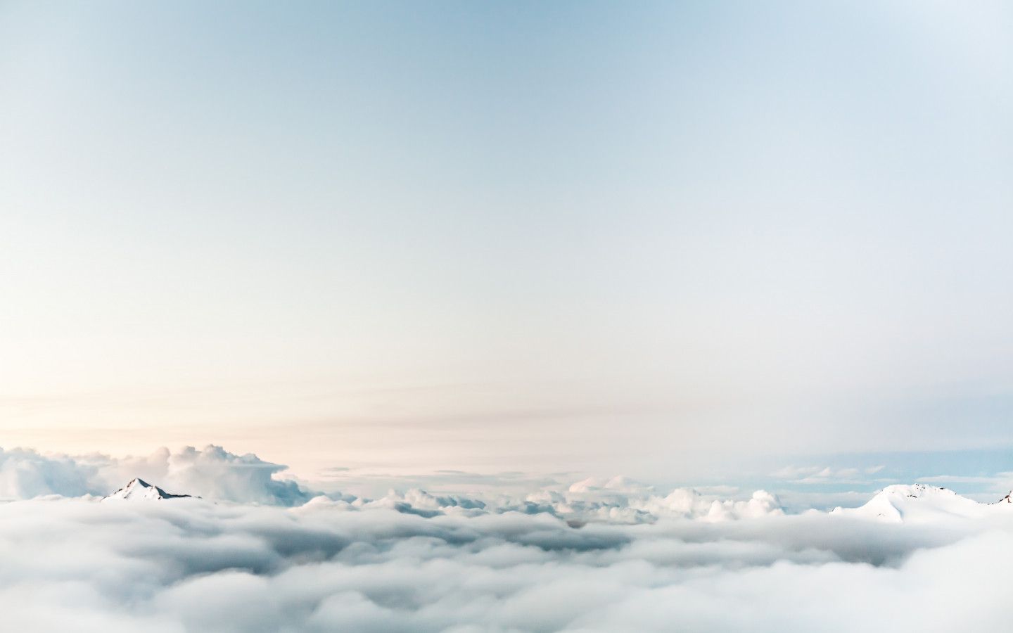 Download wallpaper: Floating on clouds 1440x900