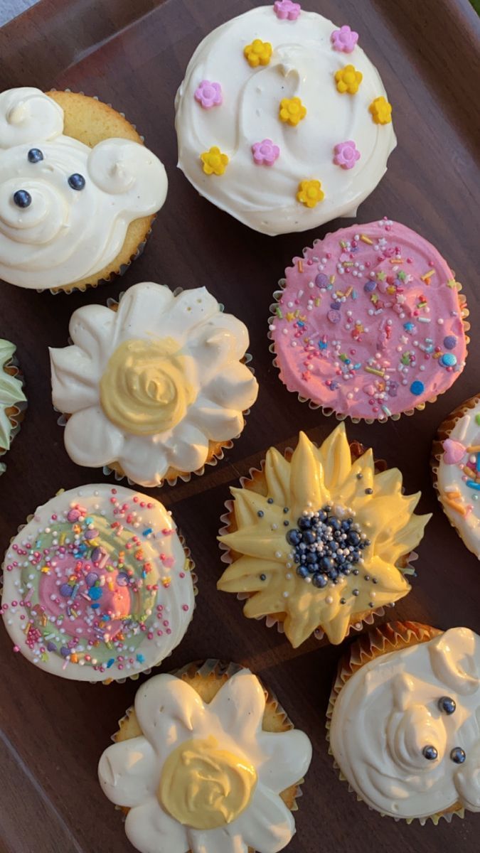 aesthetic minimalist cupcake design. Cute baking, Minimalist cupcakes design, Cute desserts