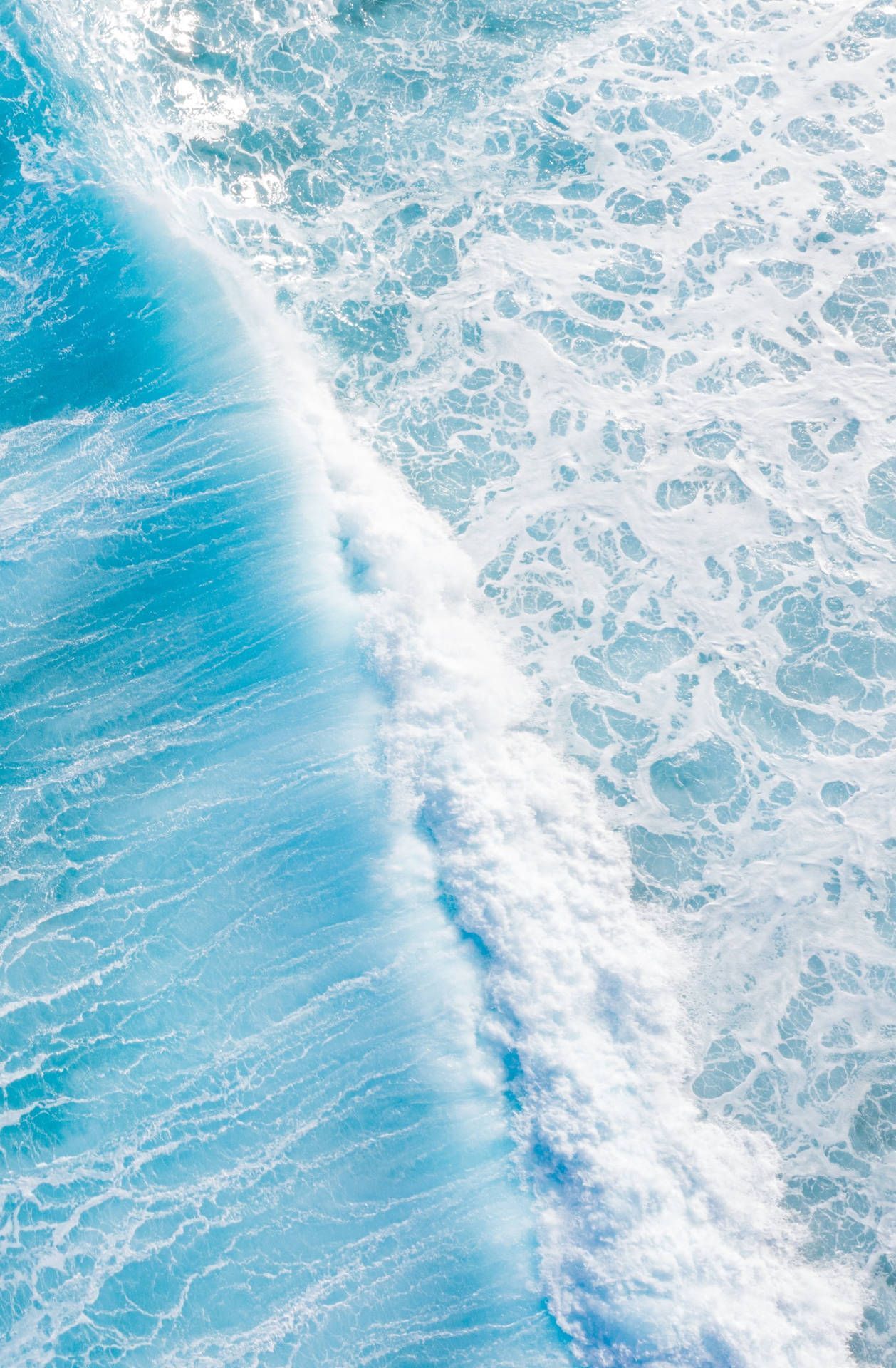 Download Simple Blue Aesthetic Ocean Waves Wallpaper