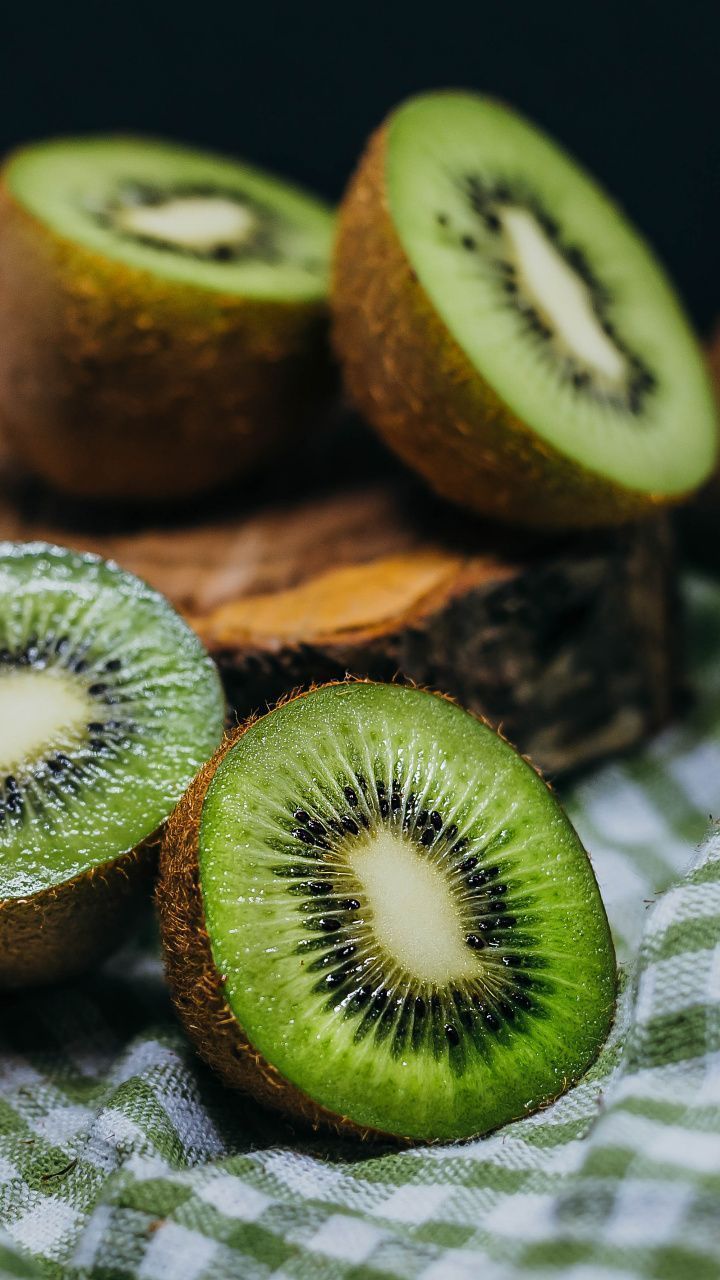 Kiwi Fruit Wallpaper