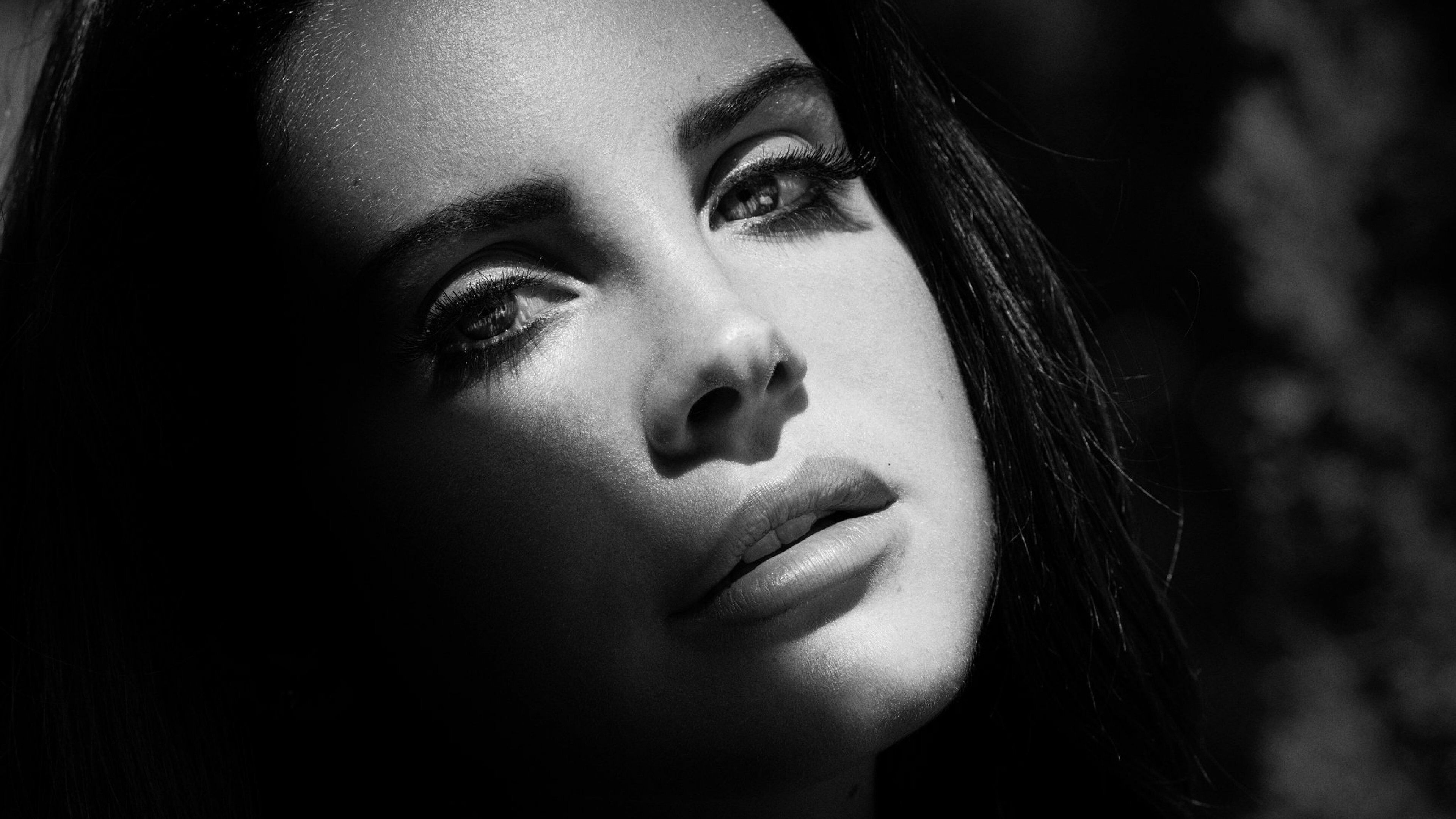 Black and white portrait of a beautiful woman with a dramatic makeup look - Lana Del Rey