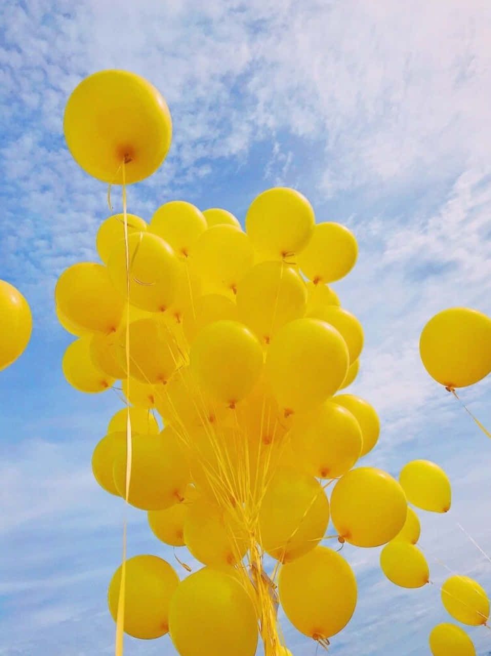 Download Yellow Balloons Aesthetic Picture - Balloons