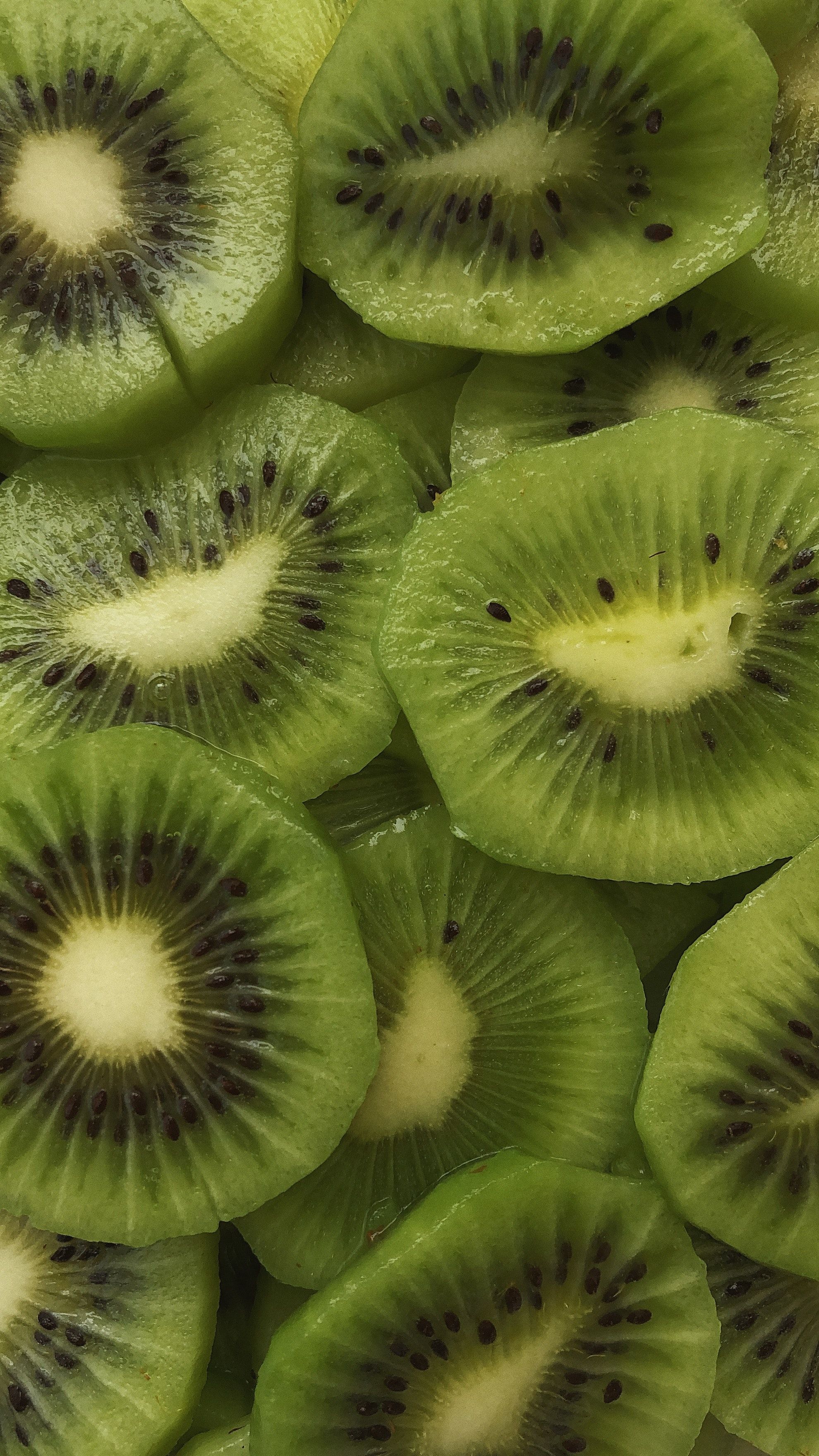 Close Up Shot of a Kiwi Slices · Free