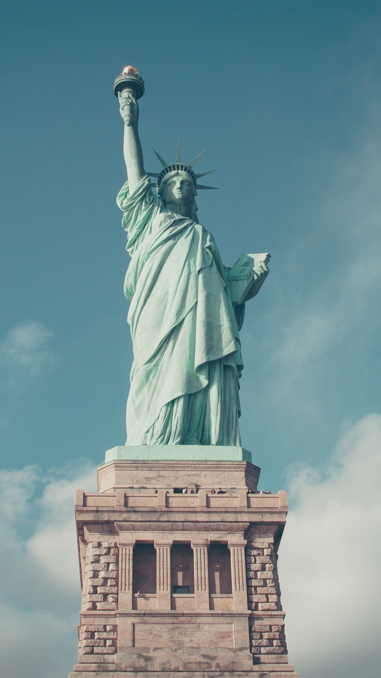 Statue of Liberty Wallpaper, Android & Desktop Background