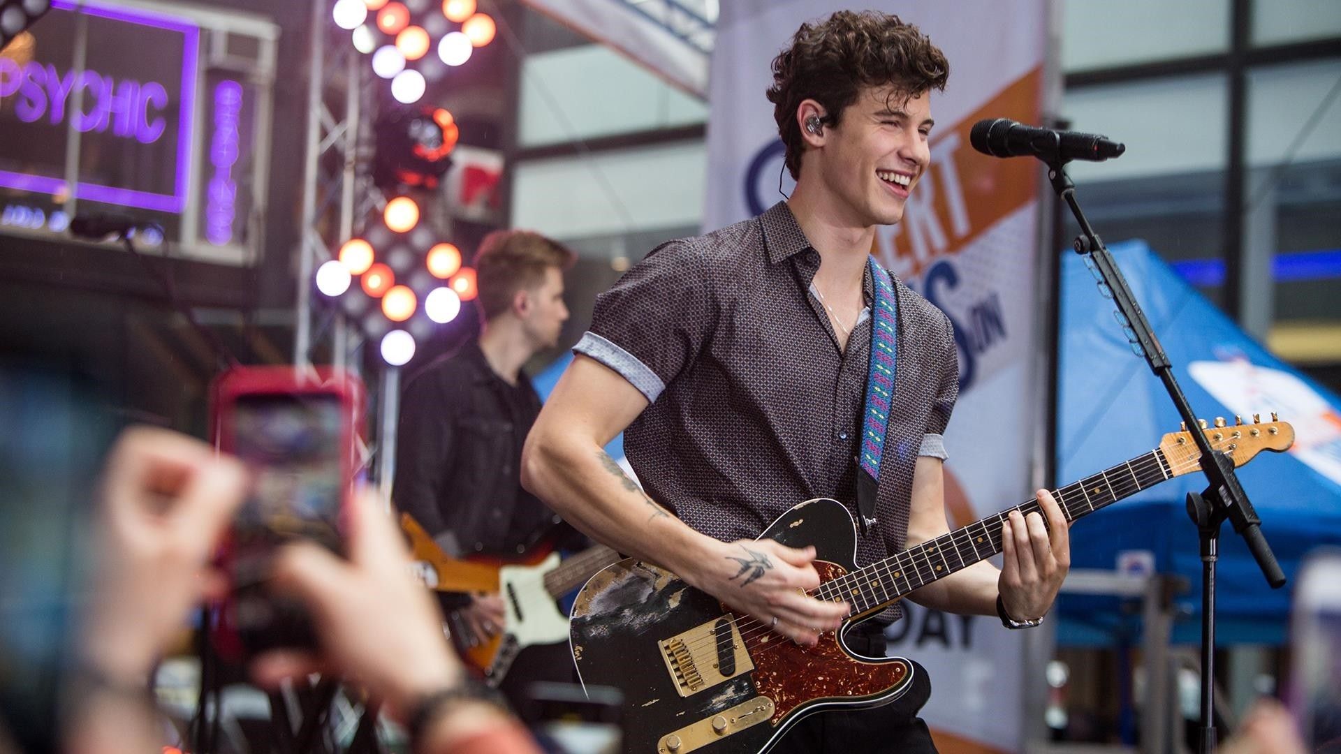 Shawn Mendes performs on the Today Show - Shawn Mendes