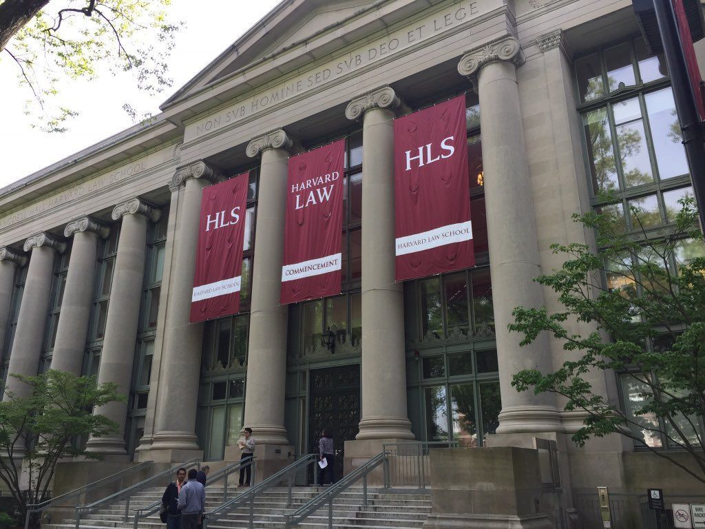 Harvard Law School på X: Banners are up! One week to go