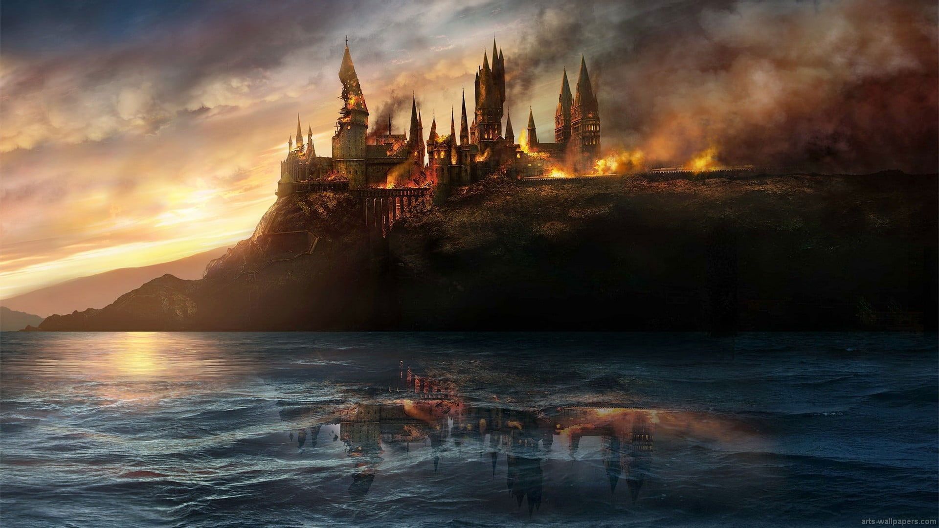 Hogwarts castle on fire, Harry Potter and the Deathly Hallows wallpaper - Hogwarts