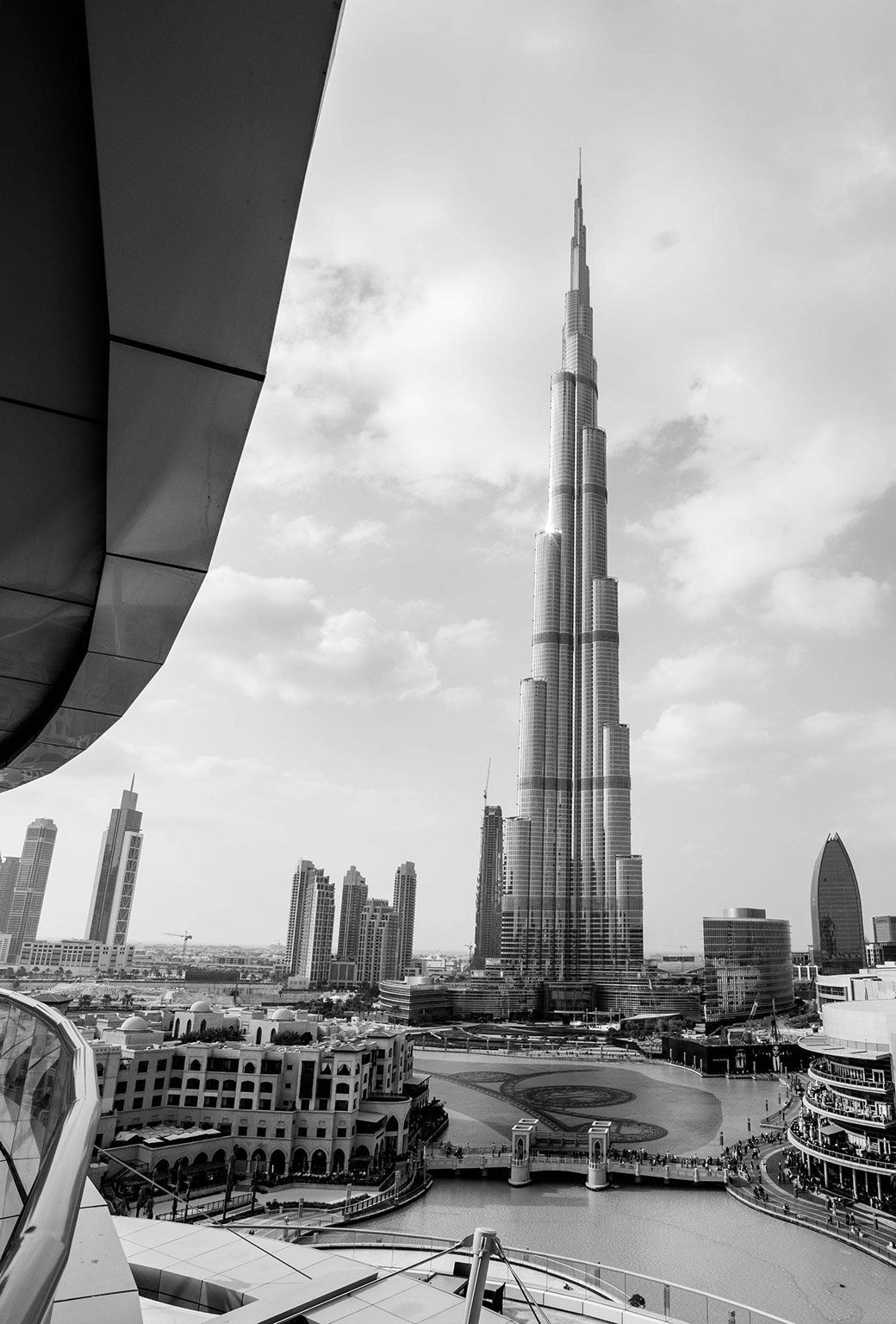 Black and white photo of the Burj Khalifa, the tallest building in the world. - Dubai