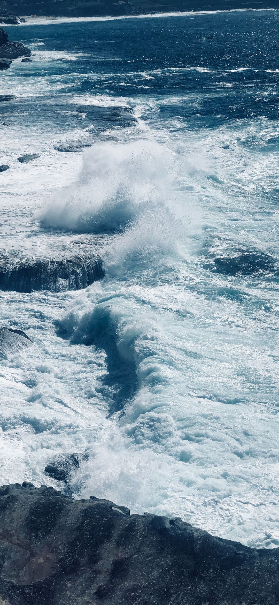 IPhone wallpaper waves crashing against the rocks - Water