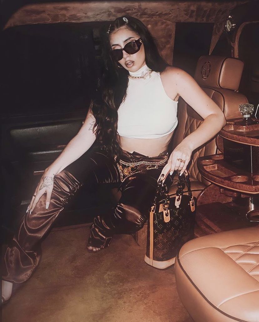 kali uchis. Kali uchis, Kali, Retro vintage outfits