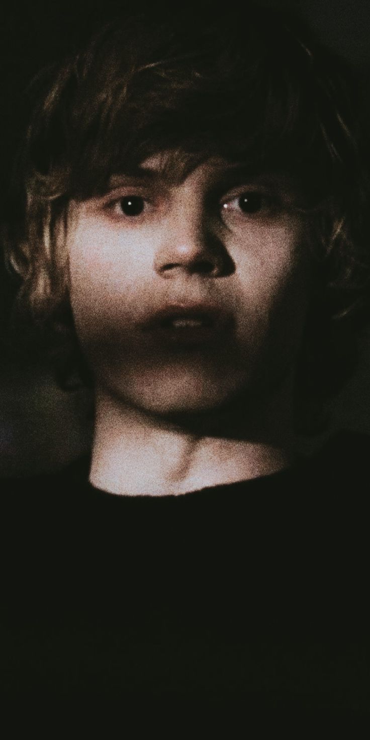 Tate Langdon iPhone Wallpaper Tate Langdon Dark Darkness Black and White Line Lines Scene Scenes. Evan peters, Evan, Tate and violet