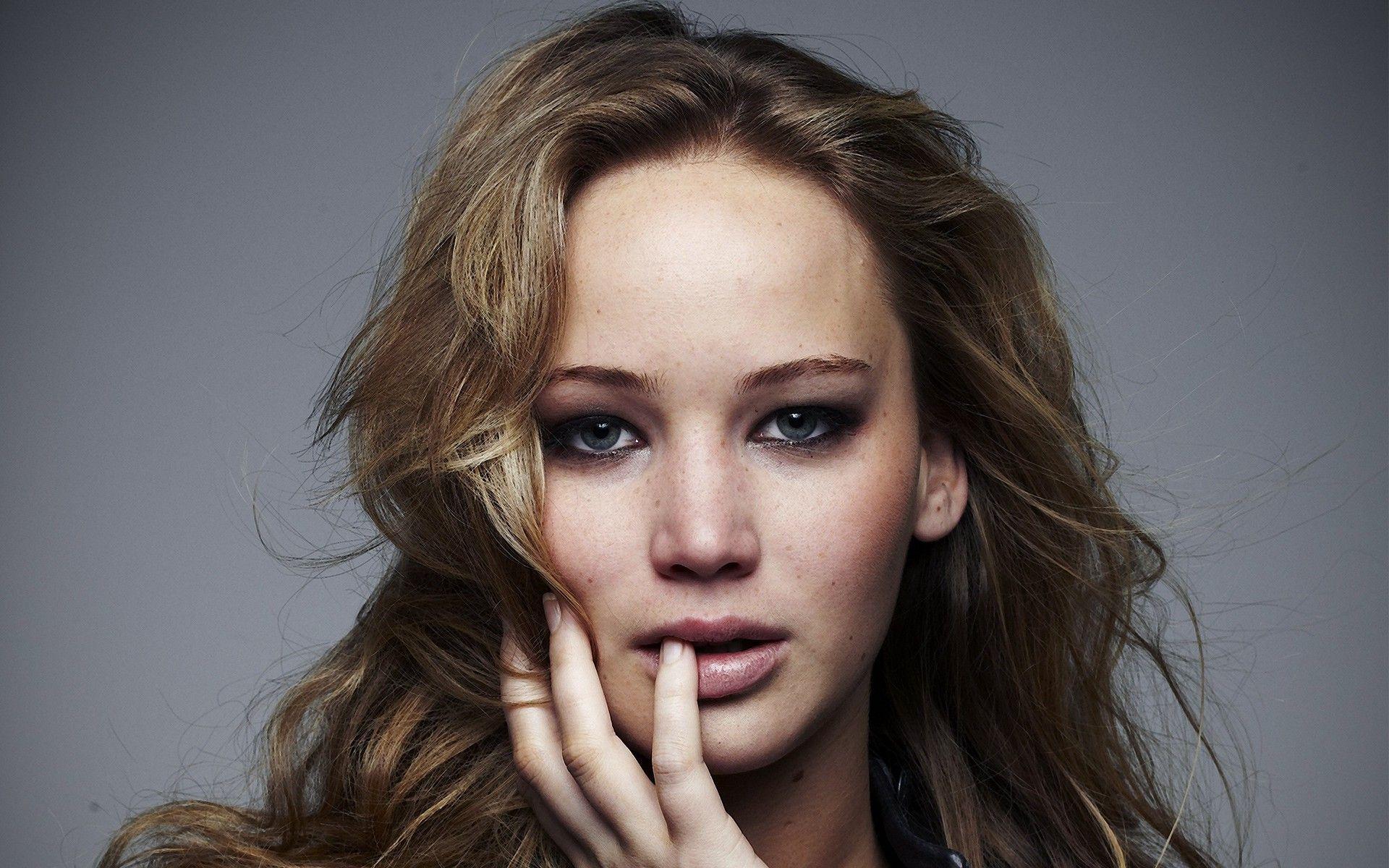 Jennifer Lawrence is an American actress and producer. She has won multiple awards for her work in films such as The Hunger Games and Silver Linings Playbook. - Jennifer Lawrence