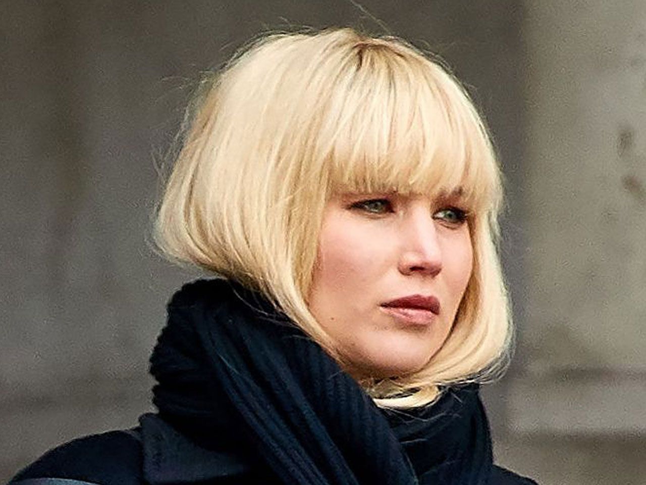 Jennifer Lawrence's new blonde bob with bangs is a major hair transformation. - Jennifer Lawrence