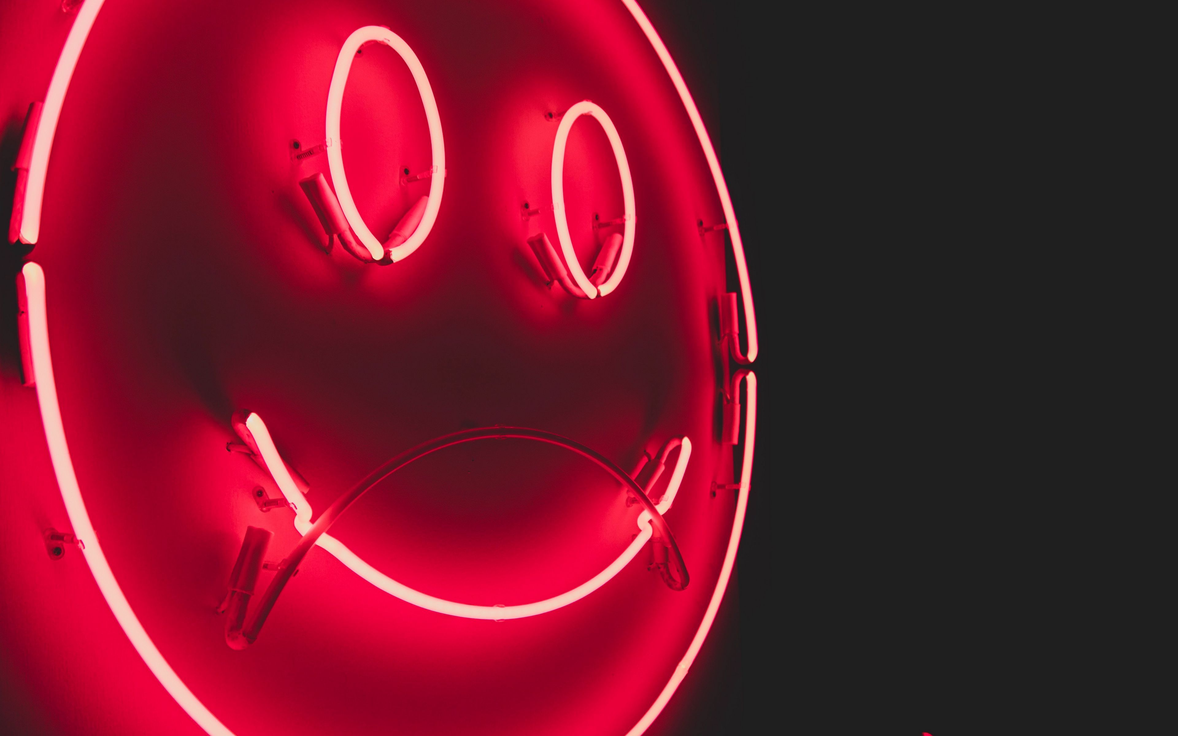 Download wallpaper 3840x2400 smile, smiley, neon, glow, red 4k ultra HD 16:10 HD background