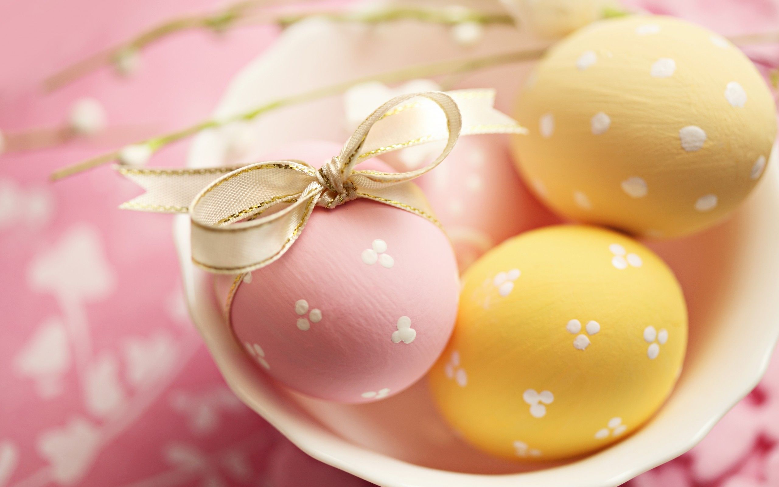 Eggs Easter yellow pink ribbon tape disc holiday macro wallpaperx1600