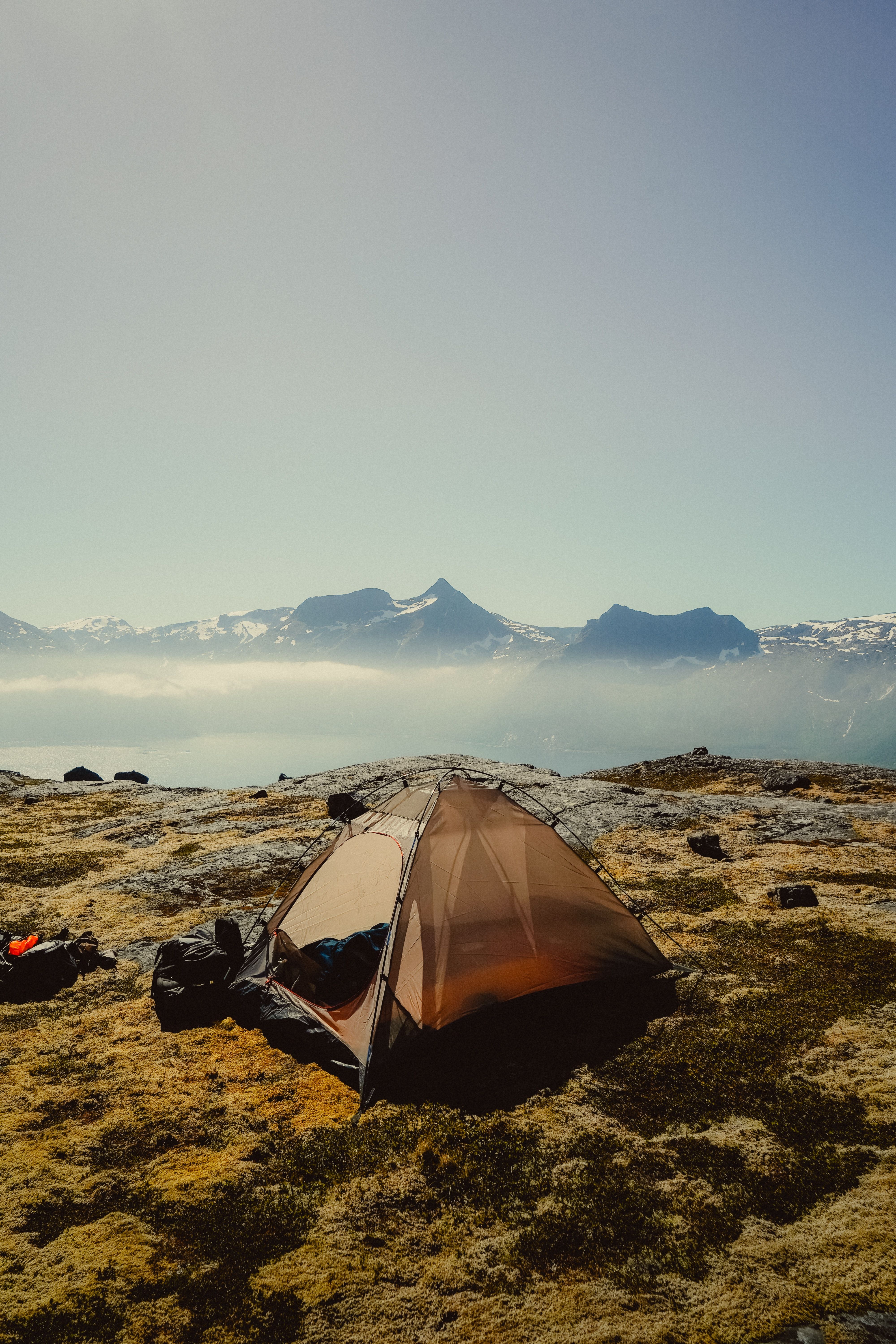 Mobile wallpaper: Fog, Miscellanea, Miscellaneous, Mountains, Campsite, Tent, Camping, 97237 download the picture for free