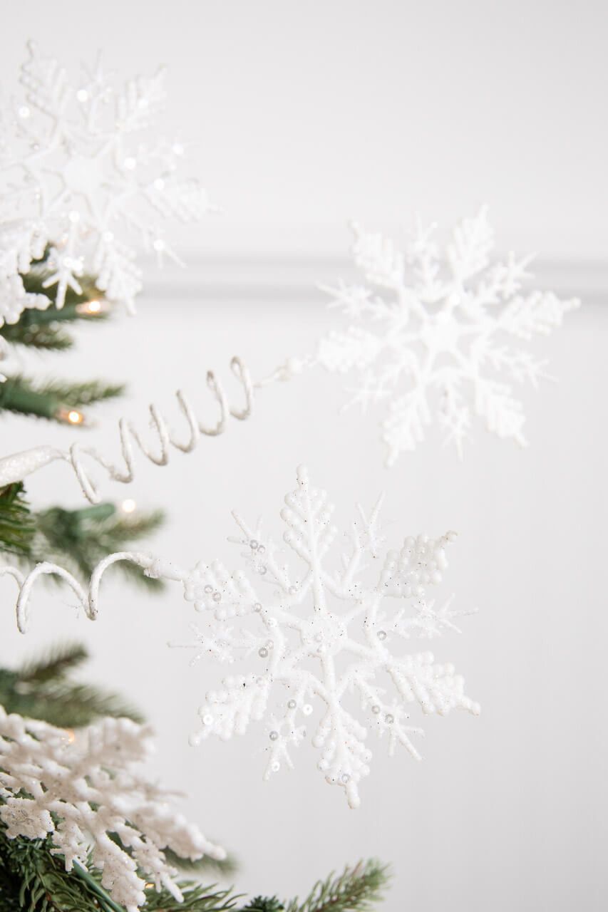 25” White Curly Snowflake Stem's Warehouse