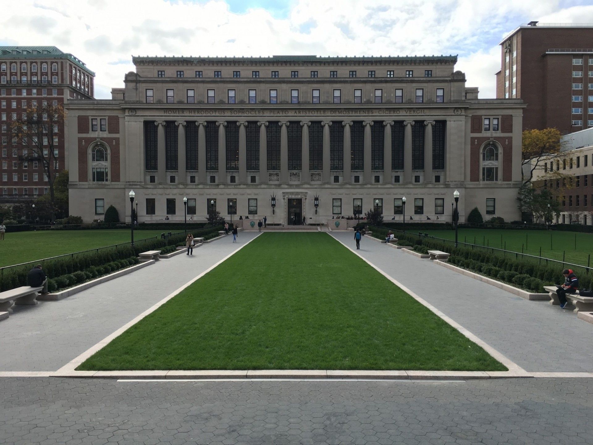 A large building with a green lawn in front of it - Columbia University