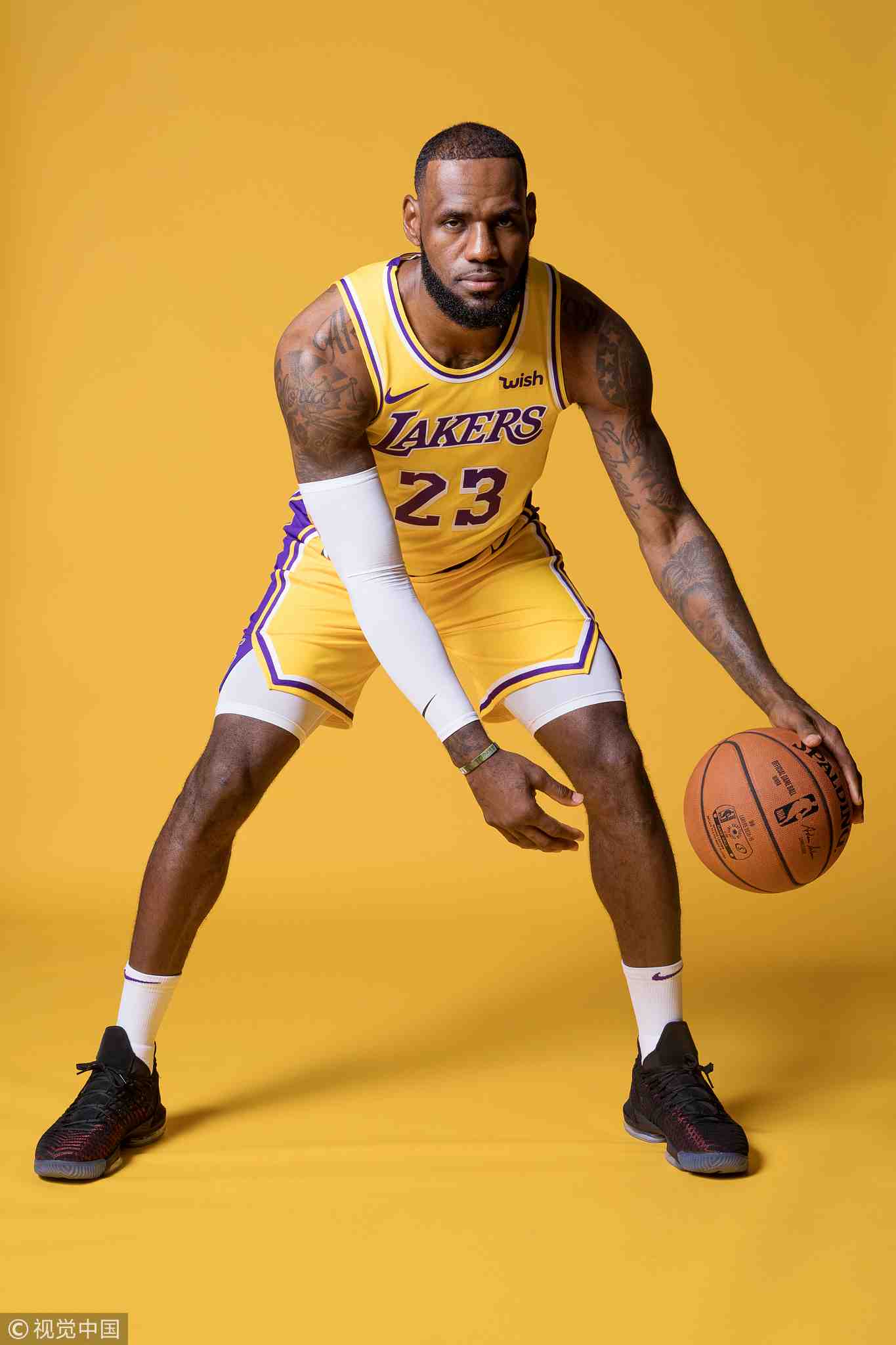 <ref> LeBron James</ref><box>(33,88),(969,883)</box> has been a force to be reckoned with since his high school days. - Lebron James