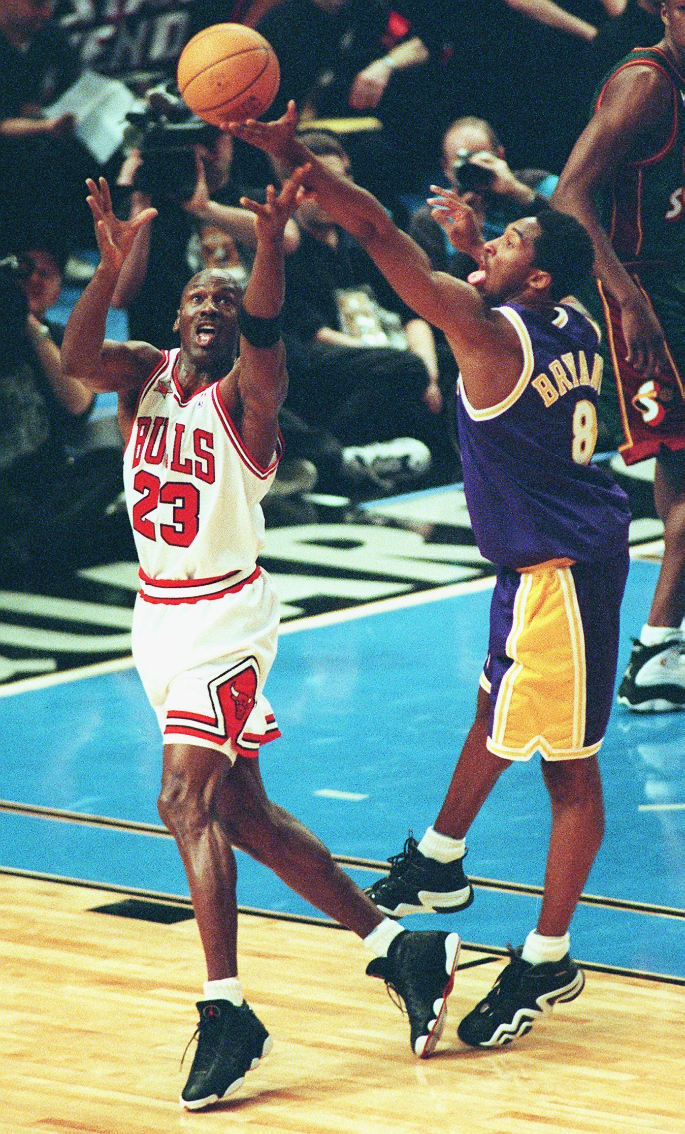 Photo of Michael Jordan and Kobe Bryantrs