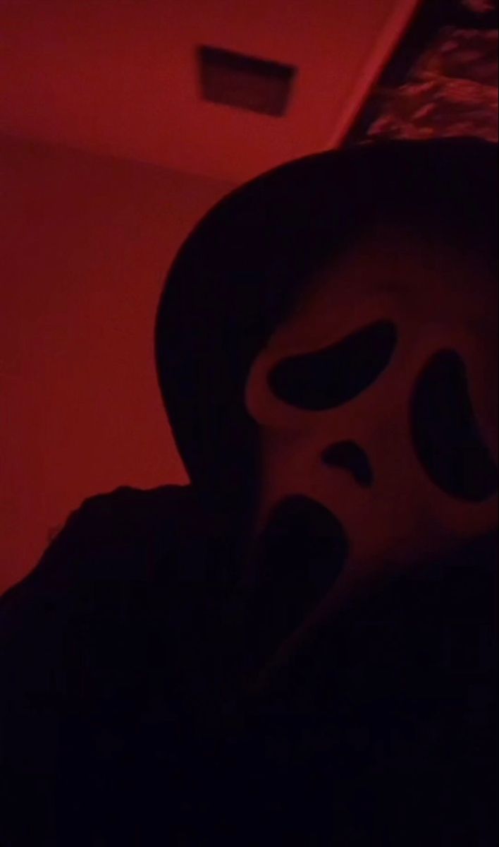 ghostface pins you. Ghostface wallpaper aesthetic, Ghostface scream, Horror movie icons