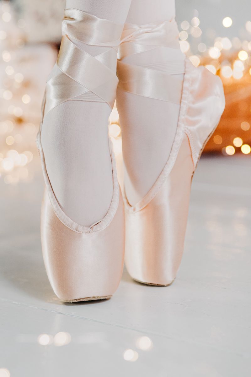 Download Wallpaper 800x1200 Pointe Shoes, Ballet, Dance, Legs, Ribbons Iphone 4s 4 For Parallax HD Background
