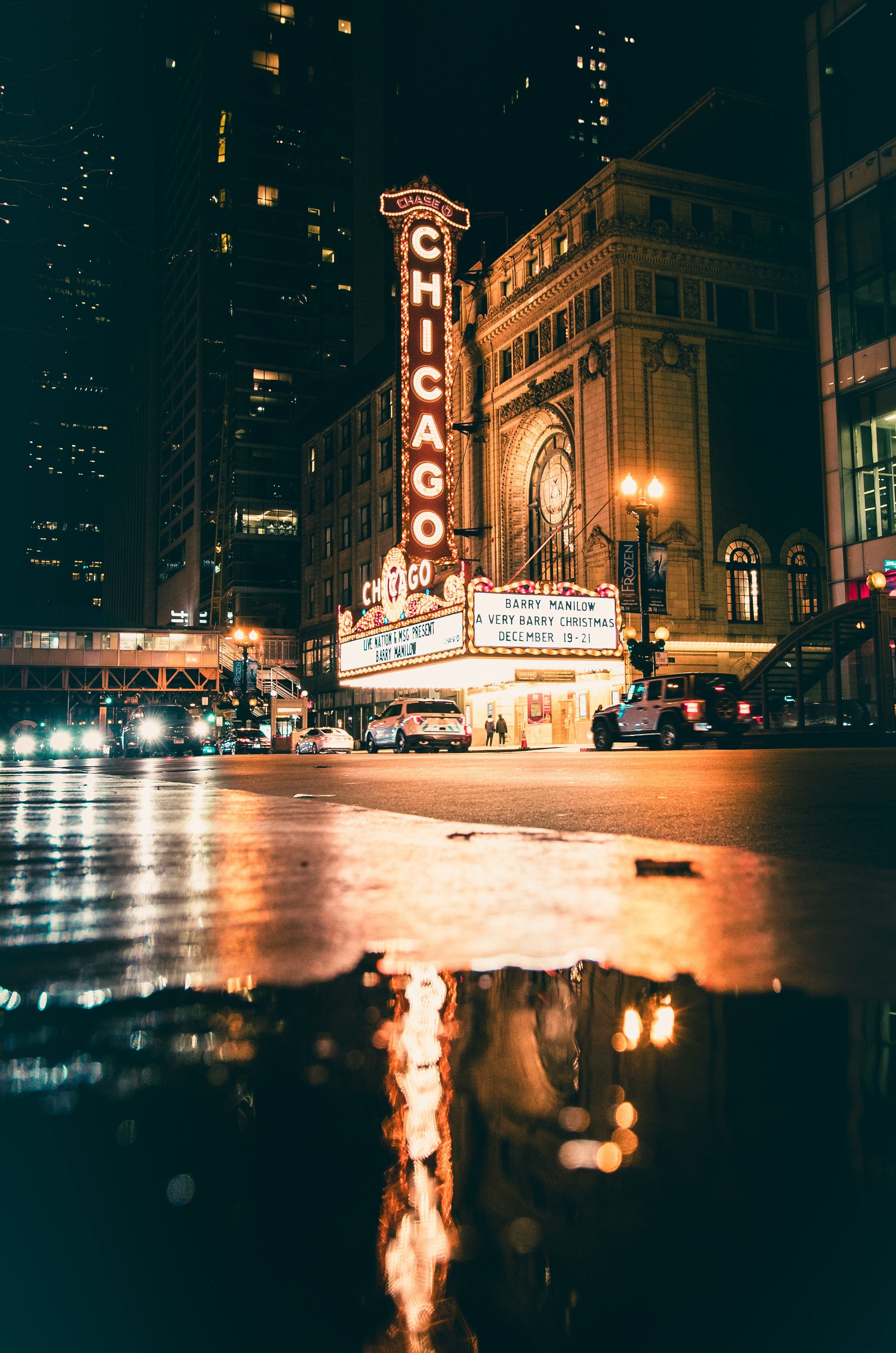 A city street with cars and buildings - Chicago