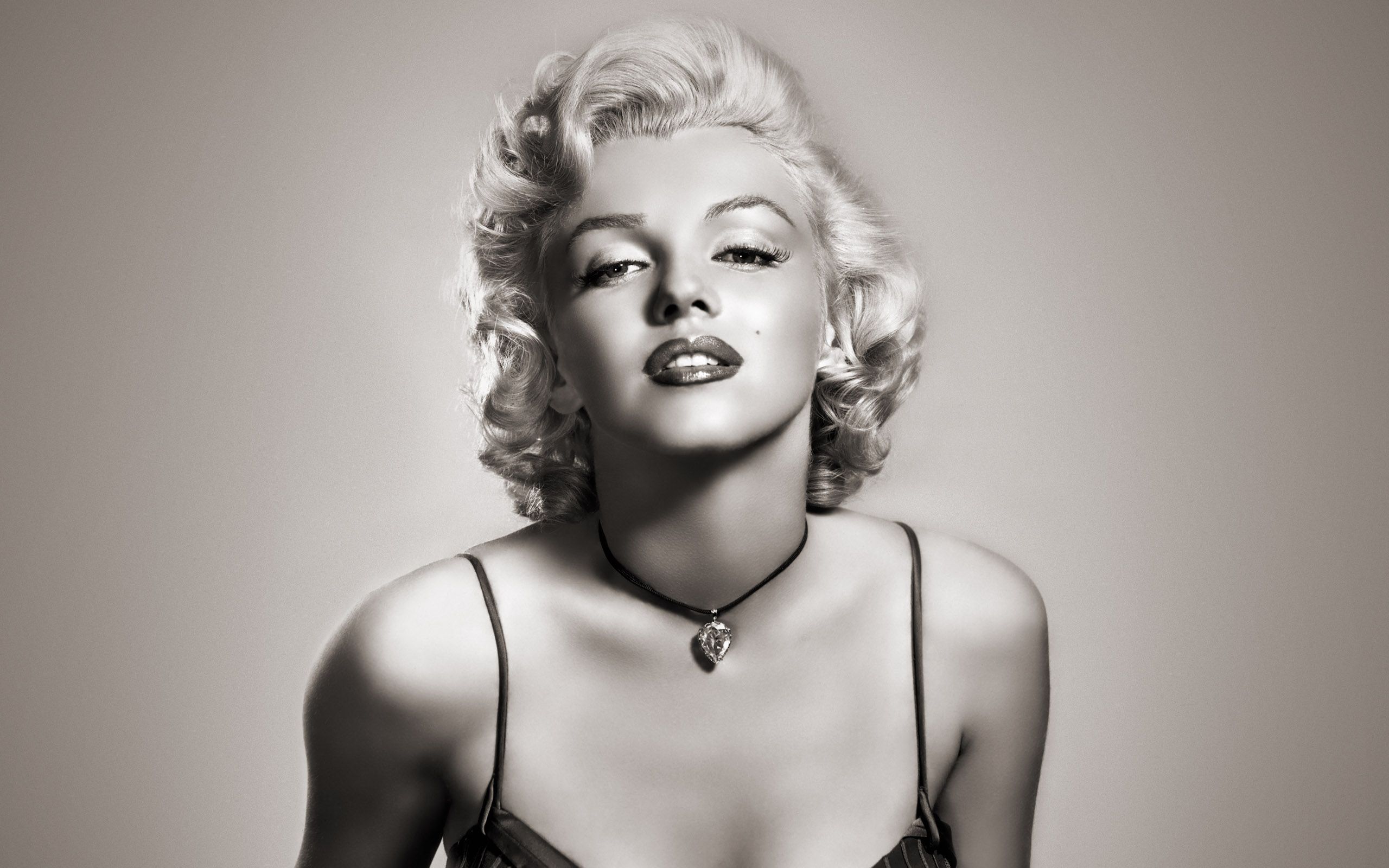 Marilyn Monroe HD Wallpaper and Background