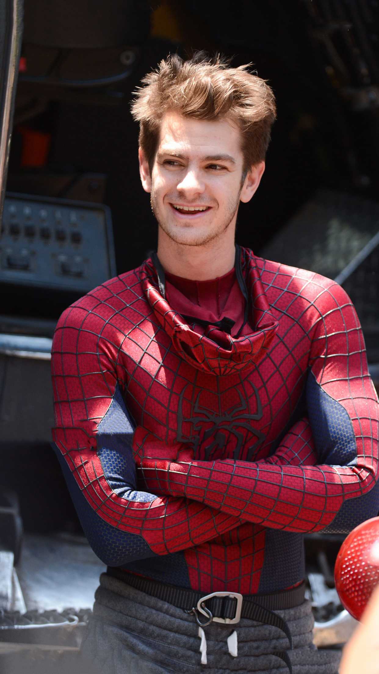 Andrew Garfield - On the set of 'The Amazing Spider-Man 2' in New York City - Andrew Garfield