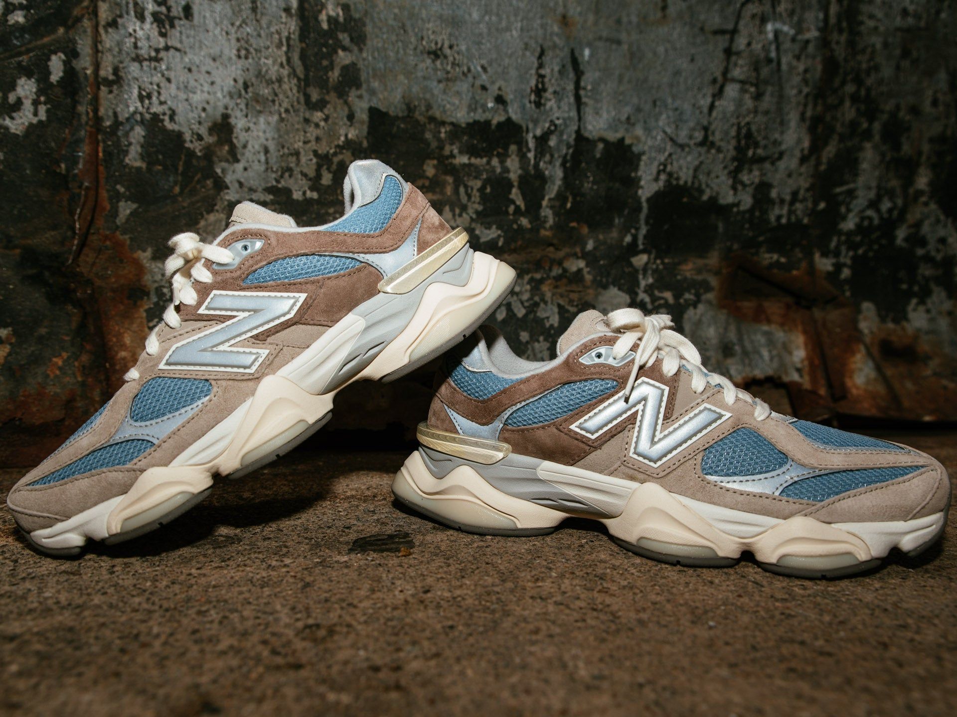 A pair of New Balance 992 sneakers in tan and blue. - New Balance