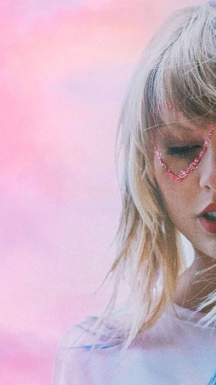 Download Taylor Swift Pink Heart Wallpaper