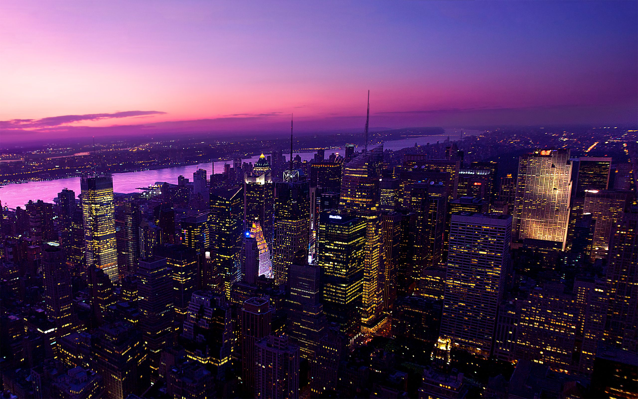 A city skyline at sunset with the water in view - New York, city, 2560x1600