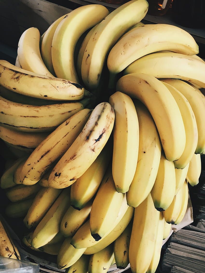 I hate bananas but they're so aesthetic. aesthetically appealing, Yellow Banana Aesthetic HD phone wallpaper