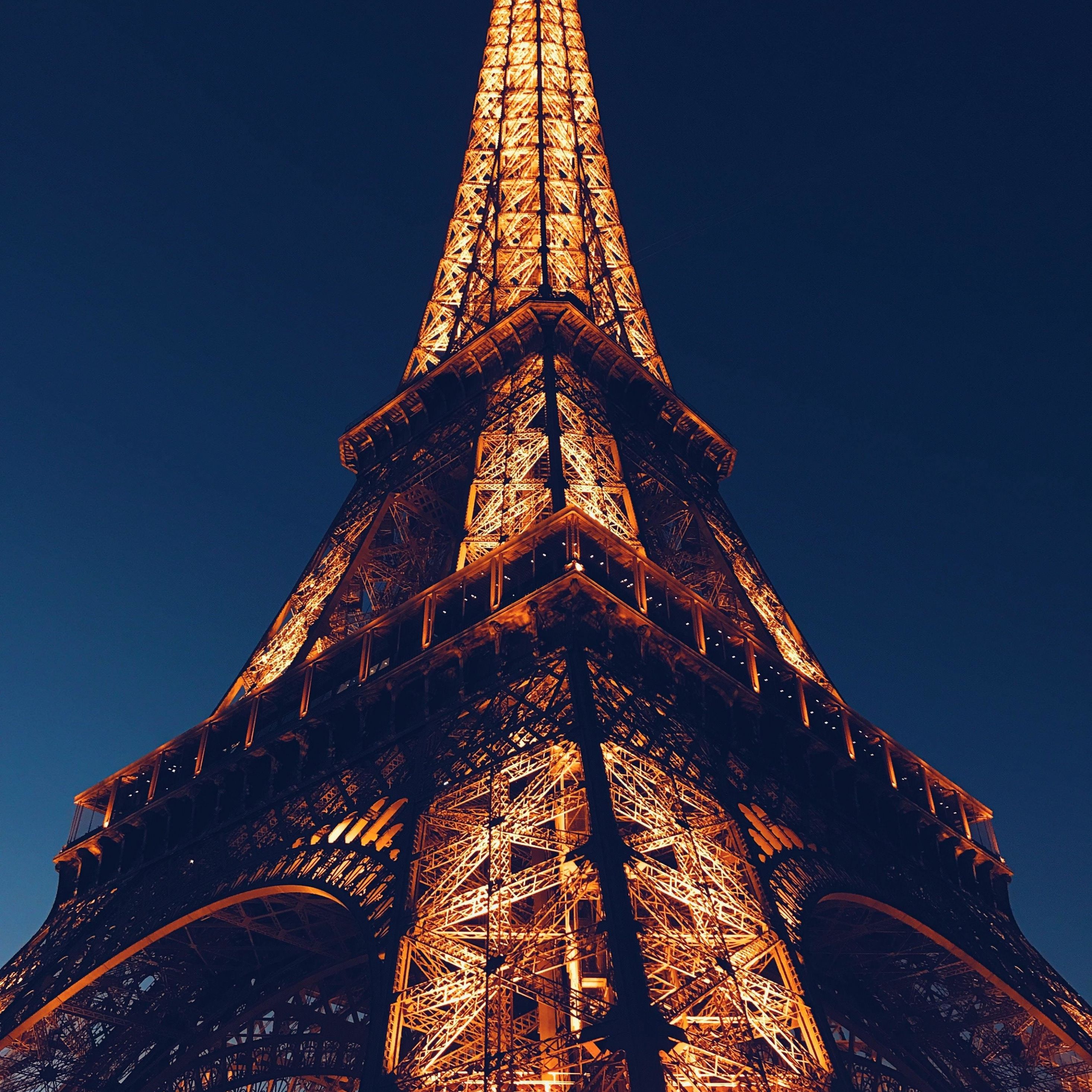 Download wallpaper 2932x2932 eiffel tower, city, paris, night, architecture, ipad pro retina, 2932x2932 HD background, 18369