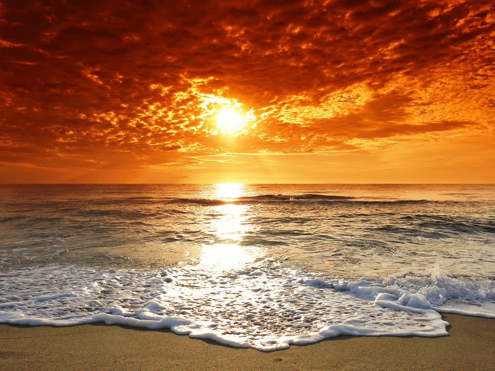 Sunrise On Beach Wallpaper