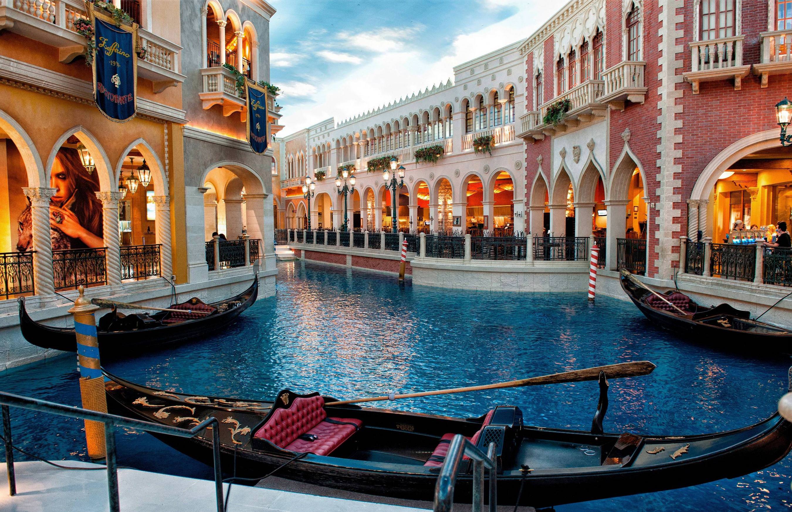 The Venetian is a luxurious hotel and casino in Las Vegas, Nevada. - Italy