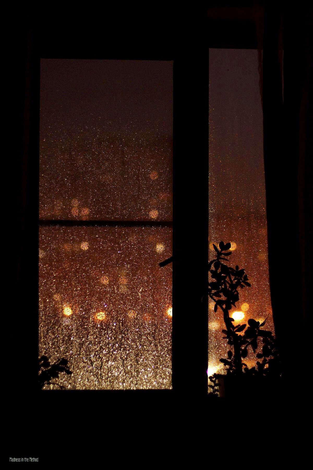 aesthetic rain night Wallpaper