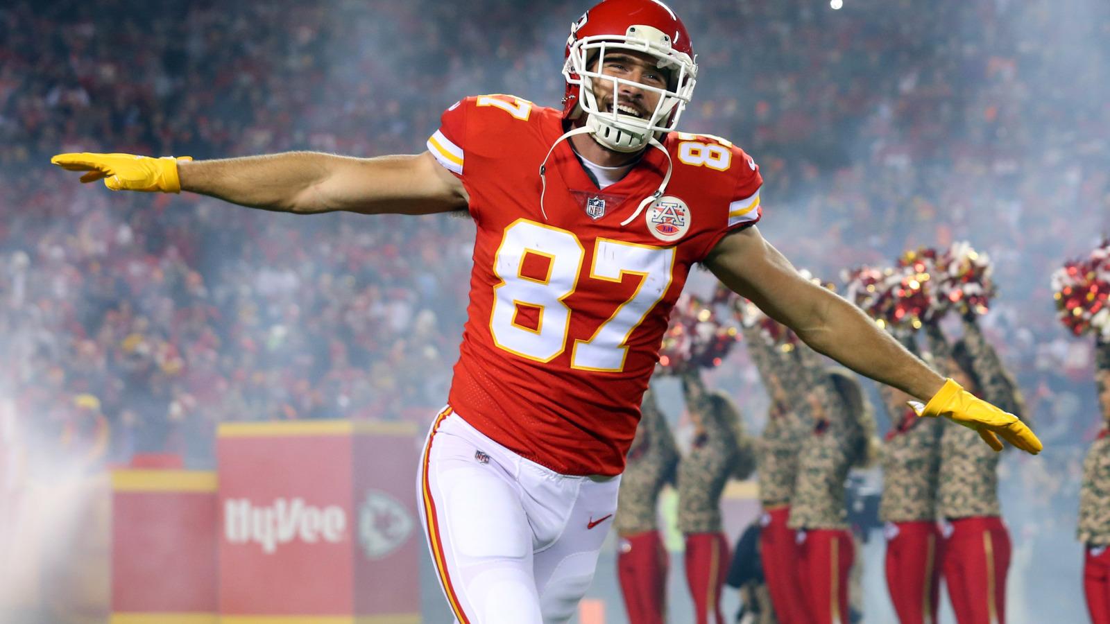 Travis Kelce HD Wallpaper