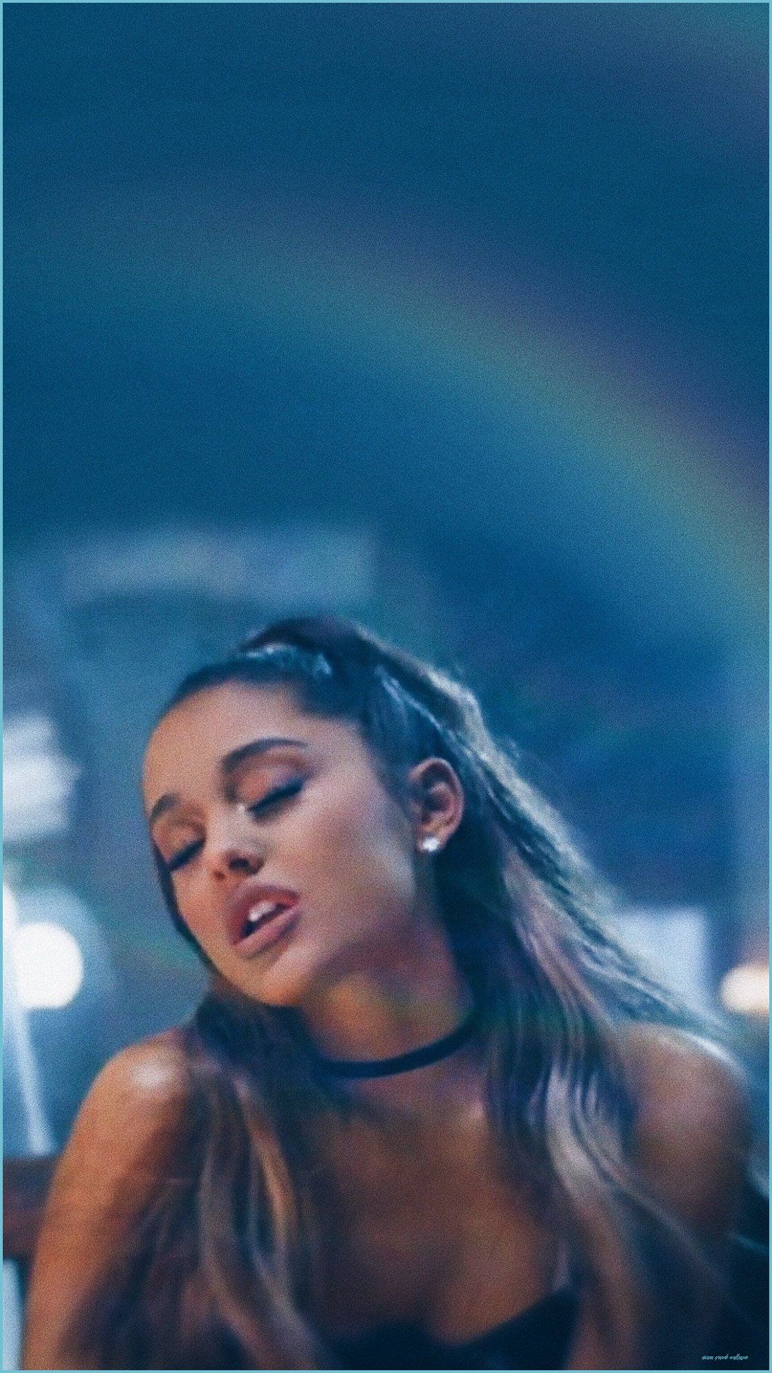 Ariana Grande Aesthetics Wallpaper