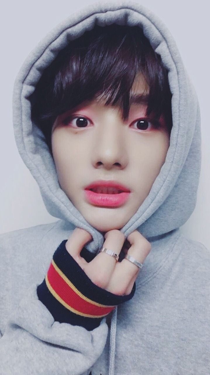 boyfriend! hwang hyunjin wallpaper