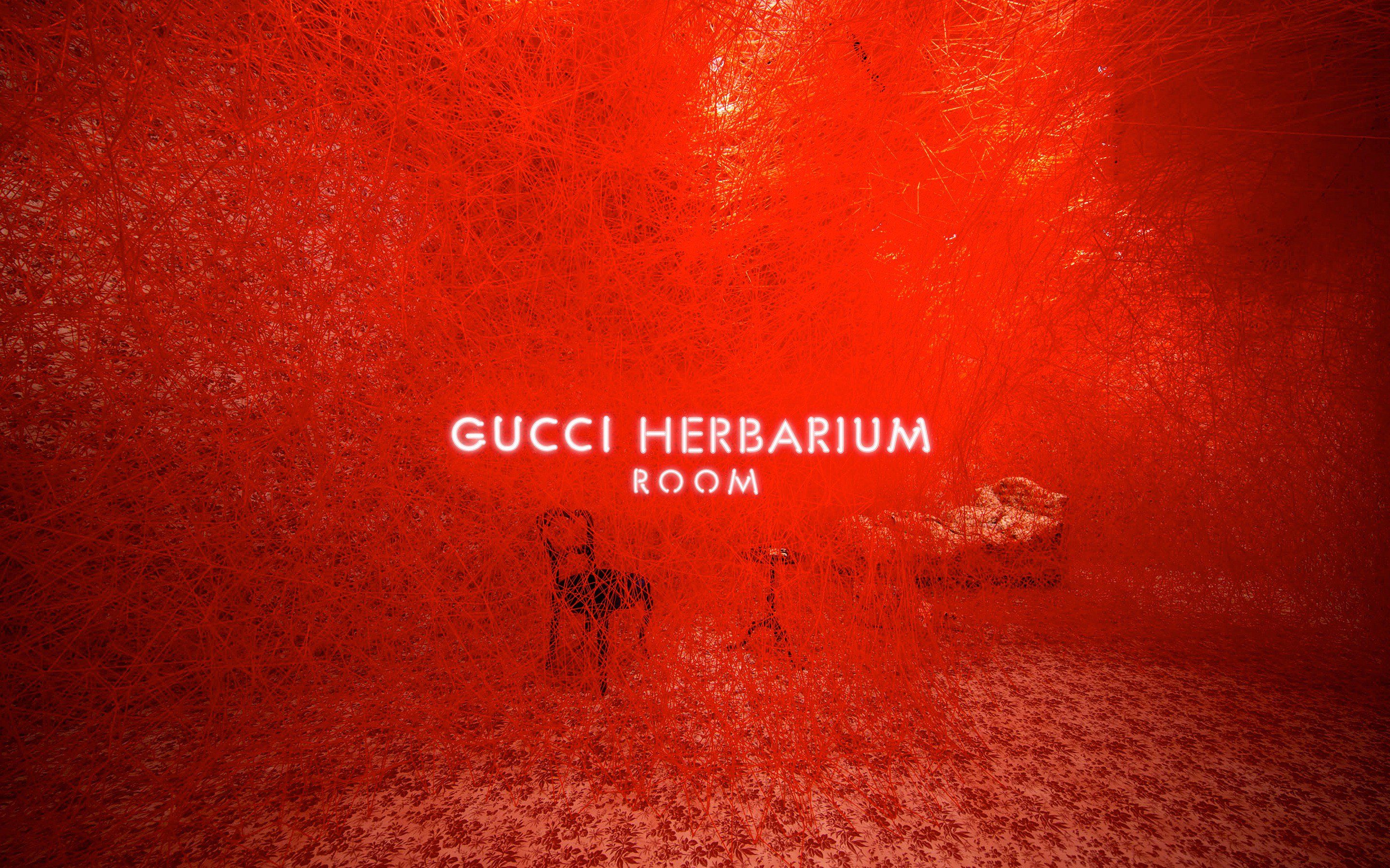 Get a #Gucci4Rooms wallpaper featuring