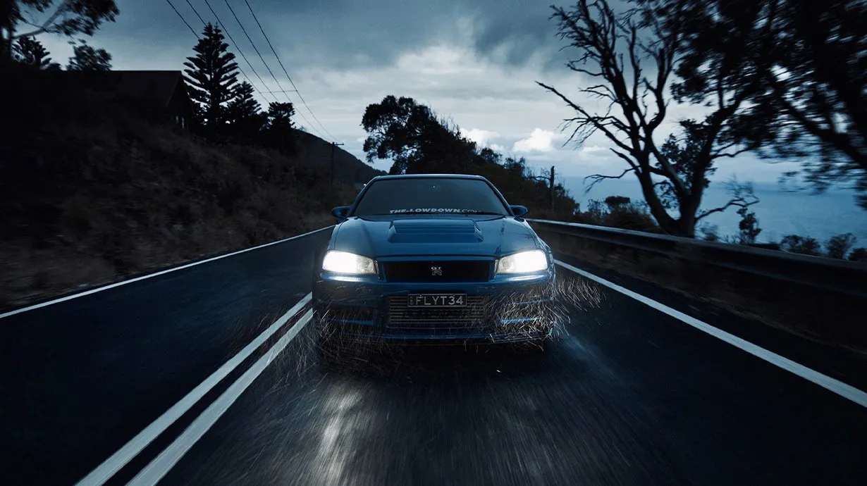 Bayside Blue: Nissan R34 GT R With Z