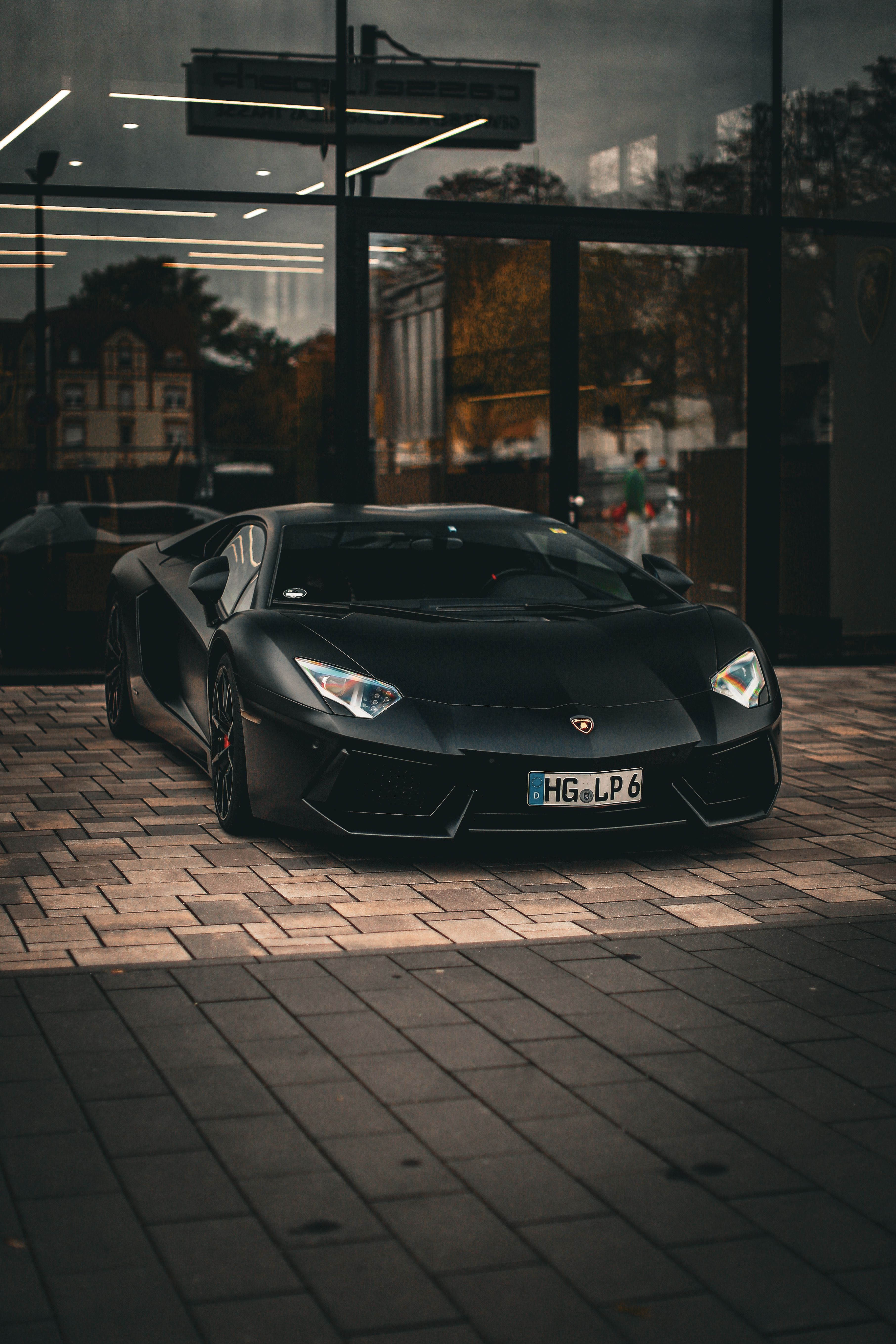 Back of Black Lamborghini · Free