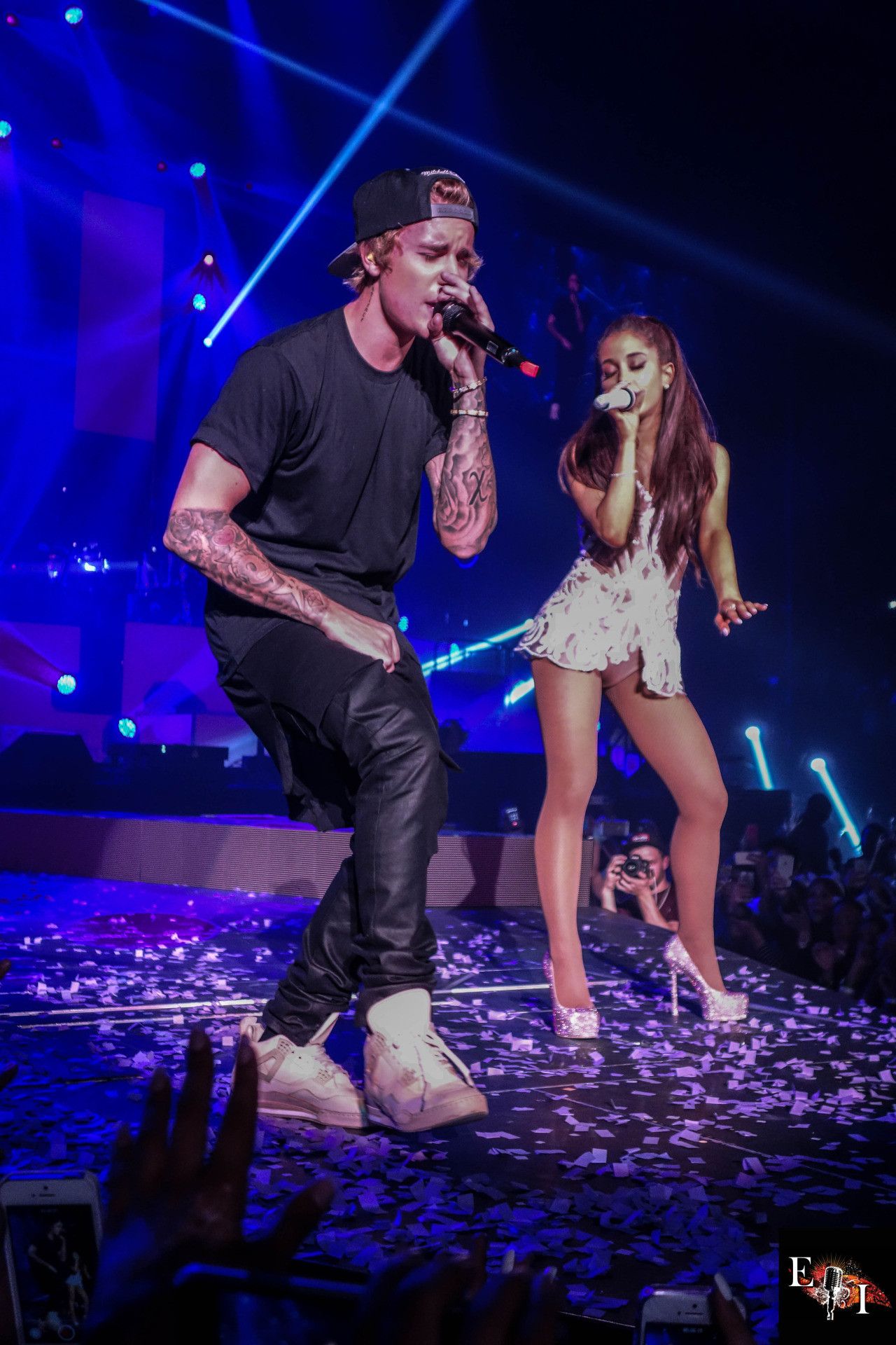Ariana Grande: Performing with Justin Bieber -10
