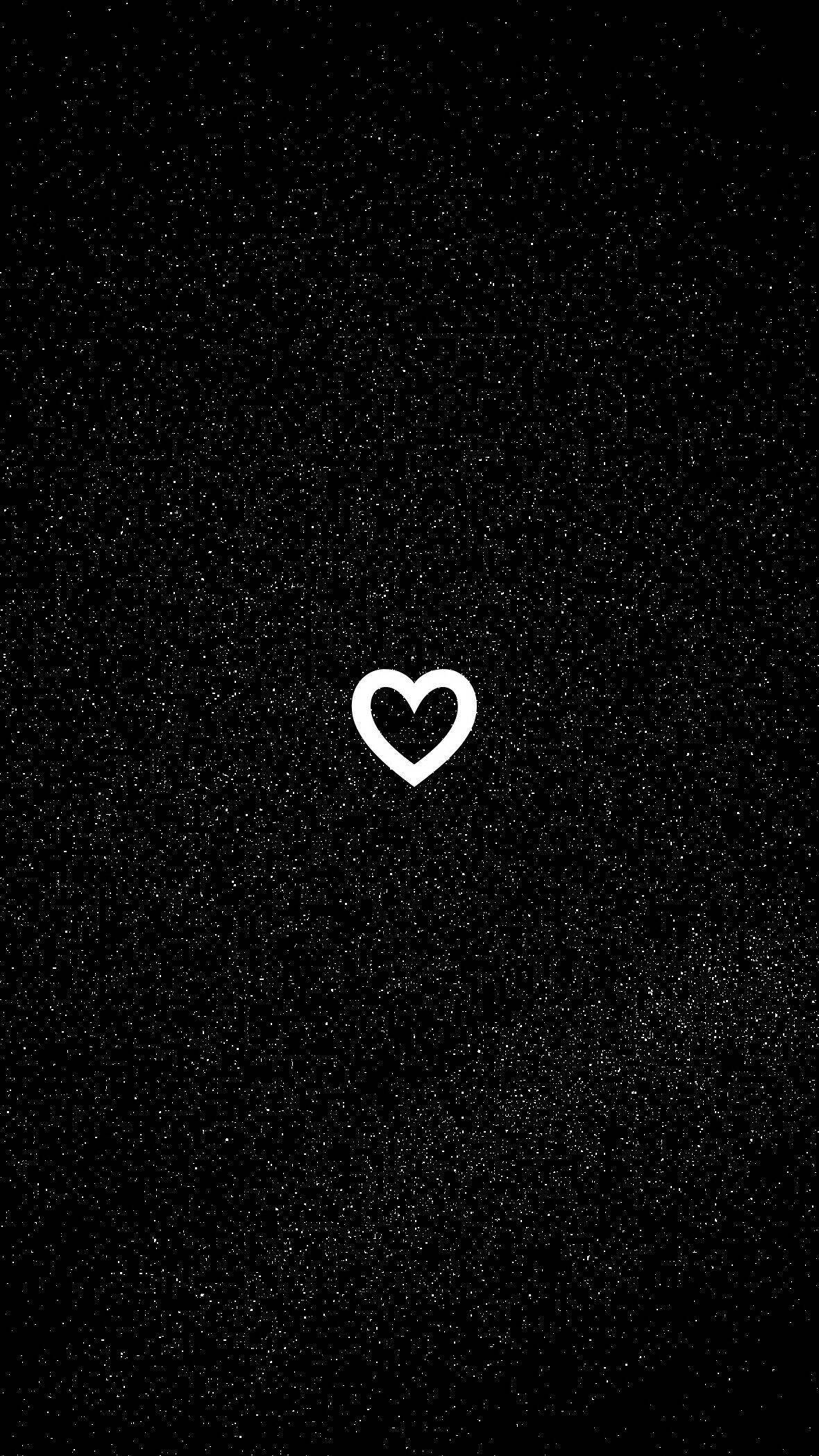 Download Black And White Aesthetic Heart Wallpaper